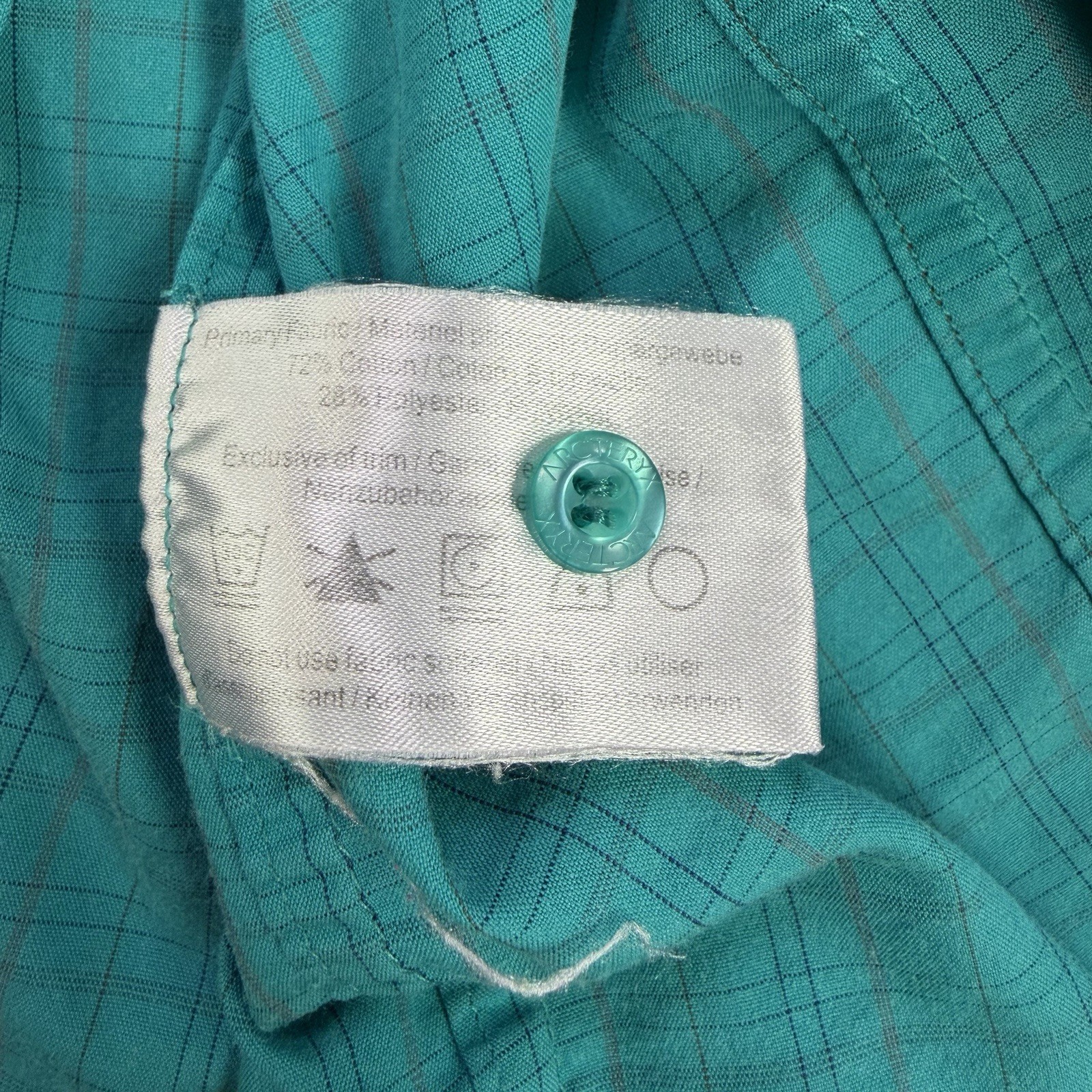 Vintage Arc’teryx Checked Short Sleeve Button Down Camping Shirt Men’s Medium*