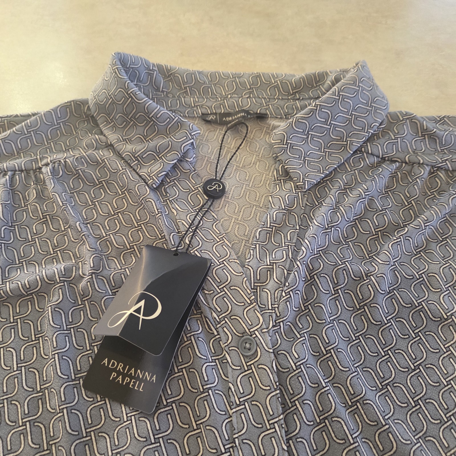 Adrianna Papell Gray Geometric Collared Short Sleeve Knit Button-Up Blouse, XL
