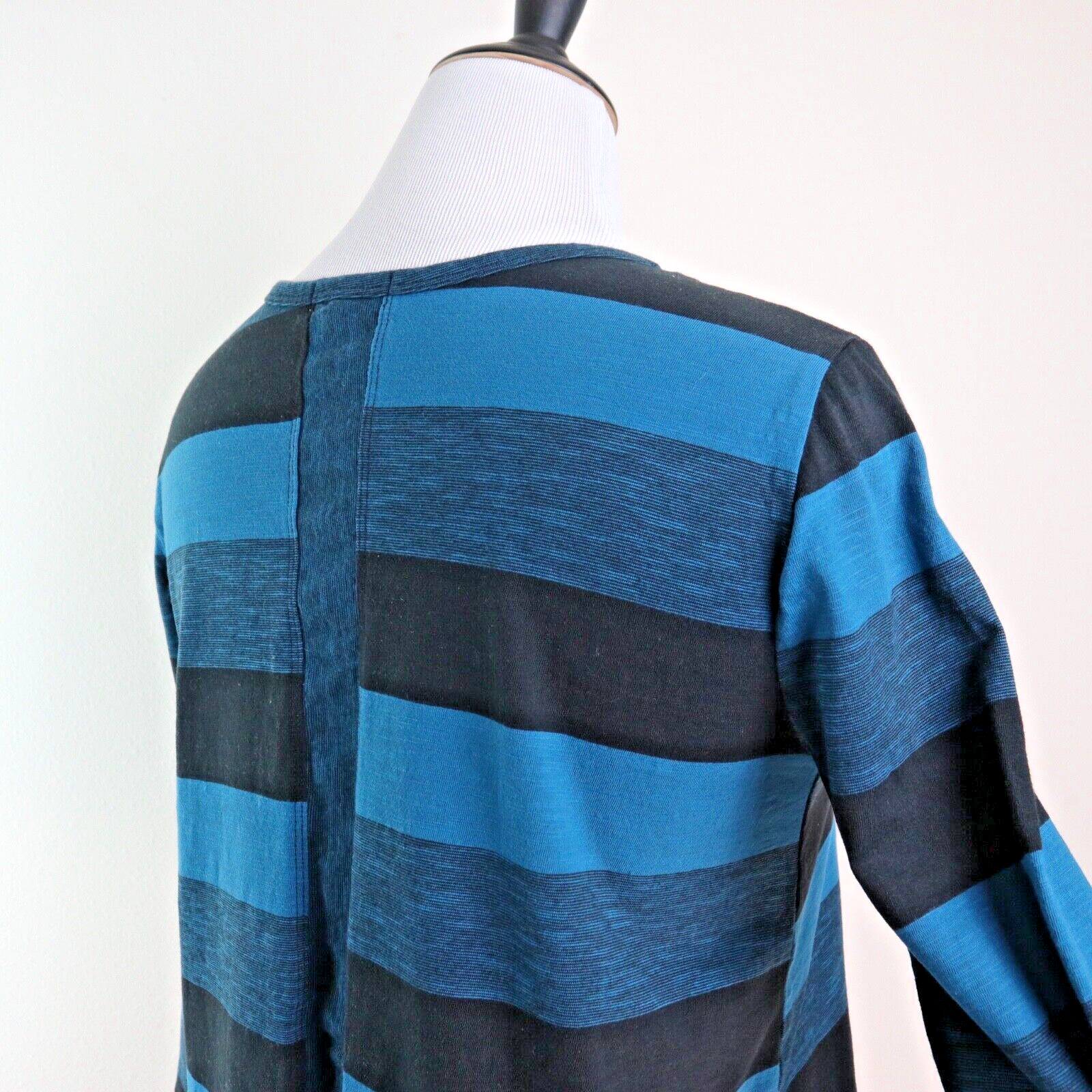 Habitat Size M Stripe Asymmetrical Hem Tee Jersey Blue Black