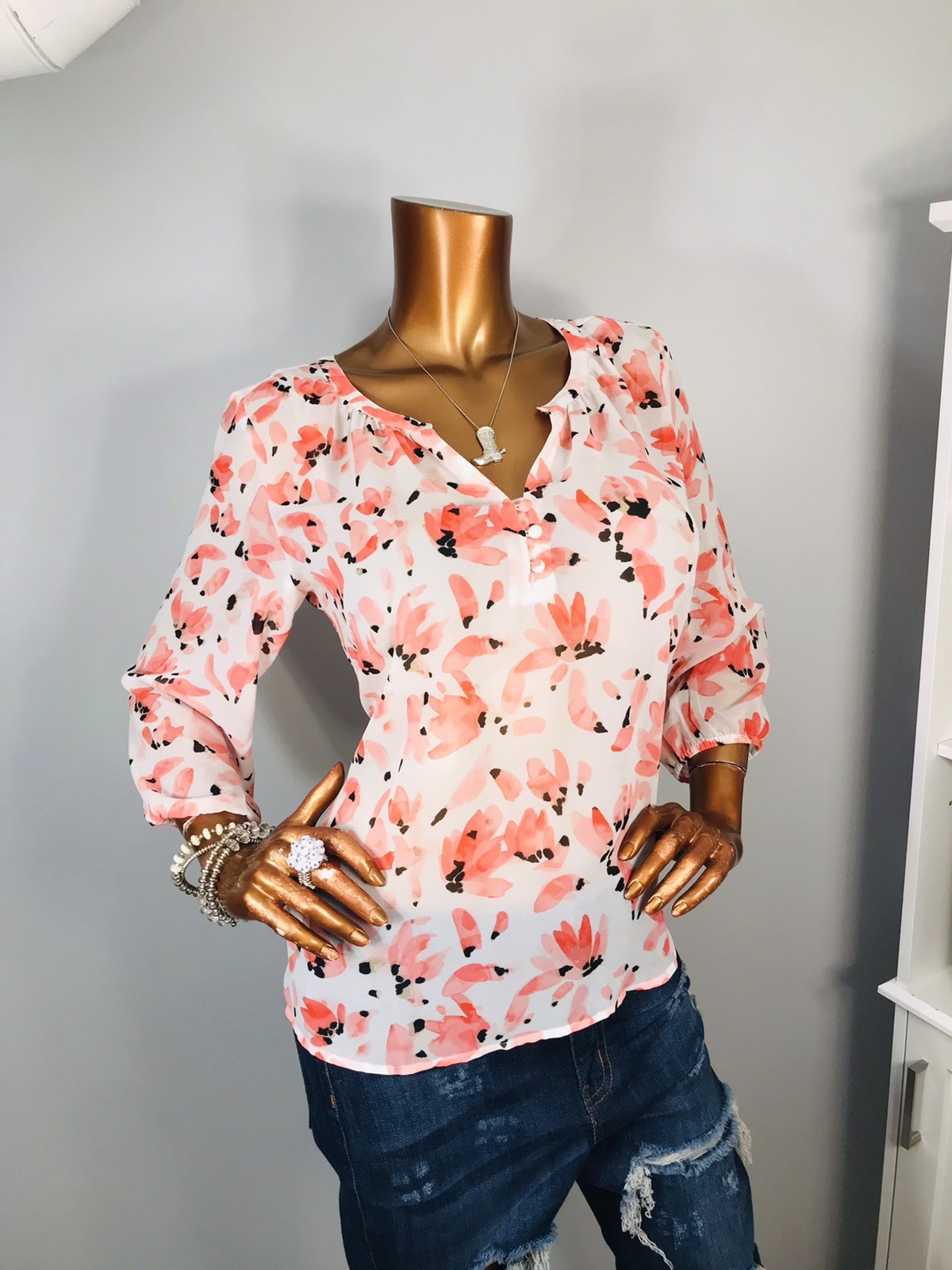 Ann Taylor M Top NWT Sheer Lite Wgt Shell Blouse Shirt 3/4 Slvs Abstract Low Cut
