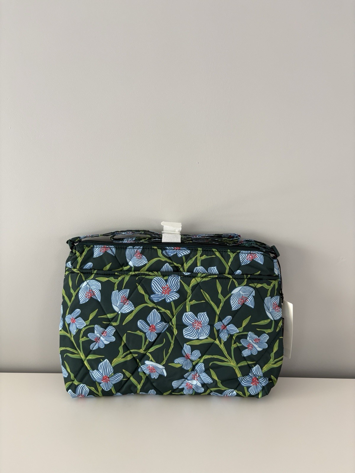Vera Bradley NWT Large Hipster Crossbody in Ultralight CHARLOTTE STEMS Green