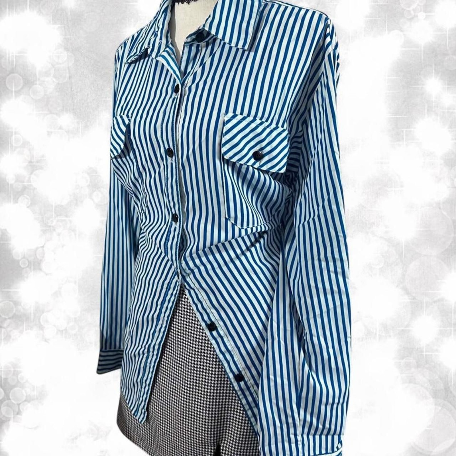 Vintage pinstripe collared classic blue and white long sleeve button up top