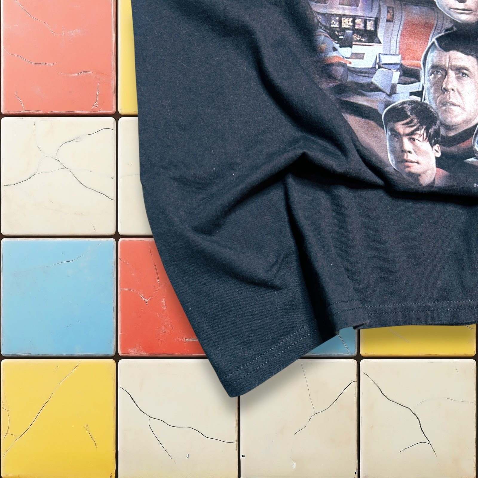 Vintage Star Trek Shirt Mens Large Black Y2K Spock Aliens Sci Fi TV Show Promo