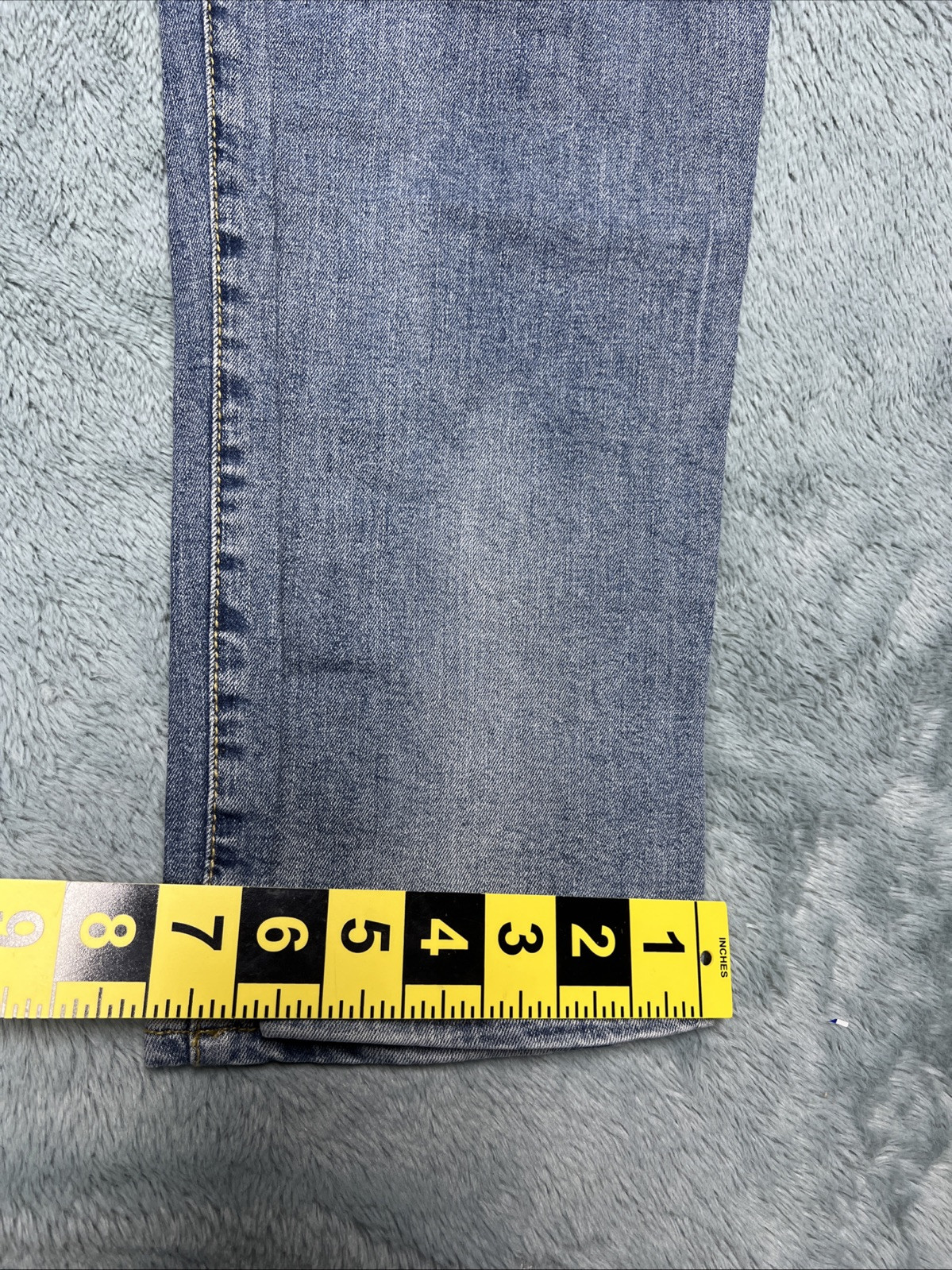 Aero Jeans Athletic Skinny Women’s 27×28 Distressed Light Wash Denim Preppy NWT