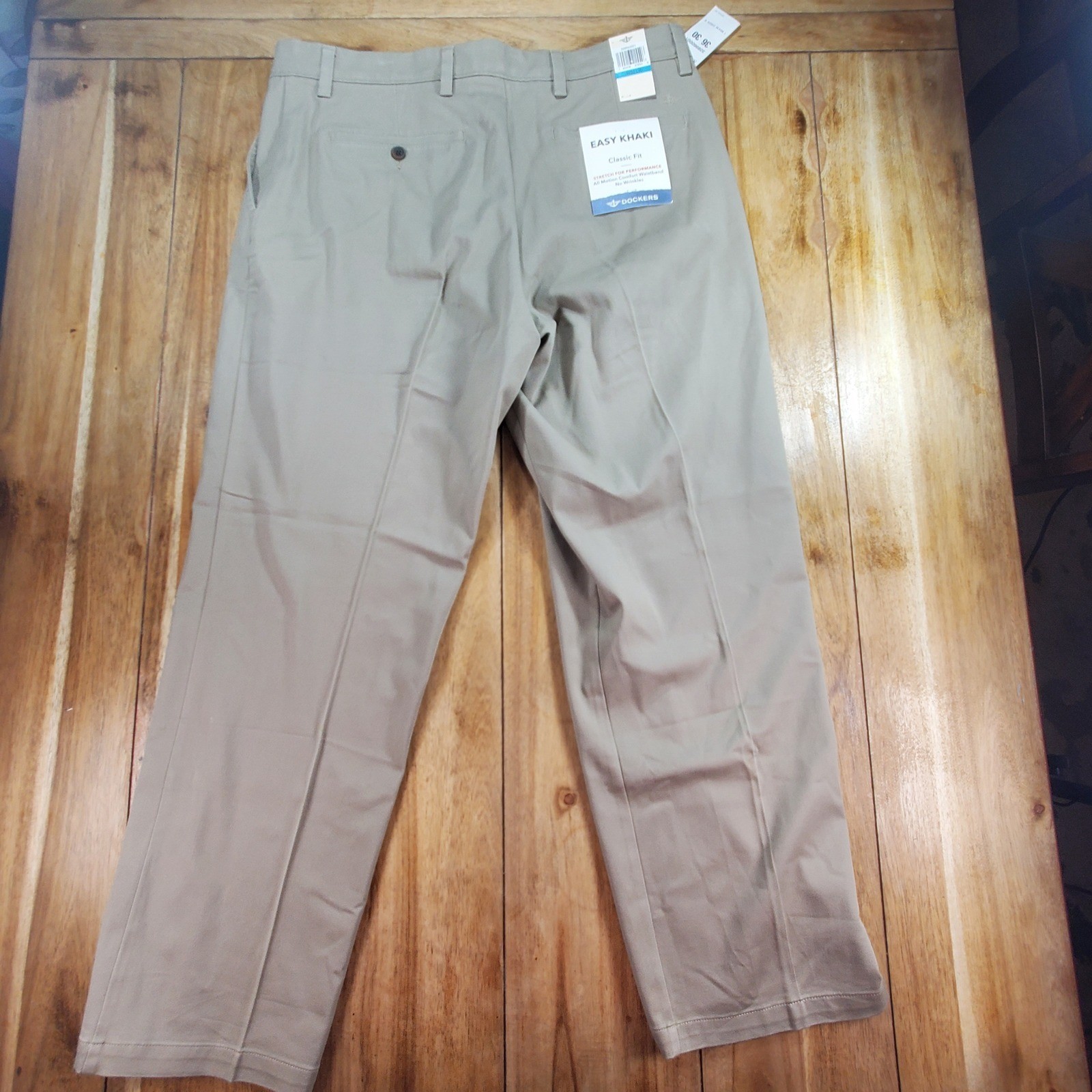 New Dockers Easy Khaki Pants Mens 36×30 Tan Classic Fit Stretch Performance NEW