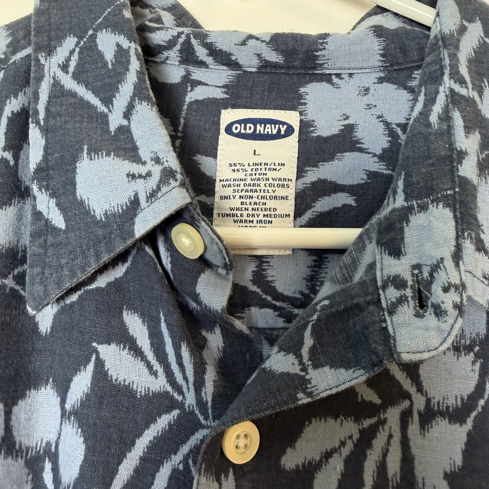 Old Navy Men’s Hawaiian Style Shirt Size L Short Sleeves Blue