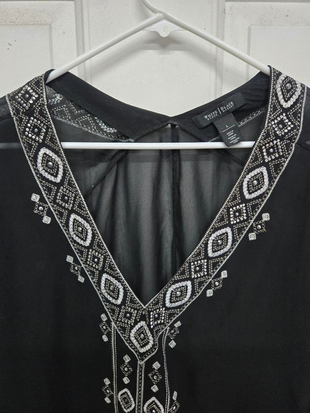 Women’s White House Black Market Blouse L Black White Beaded