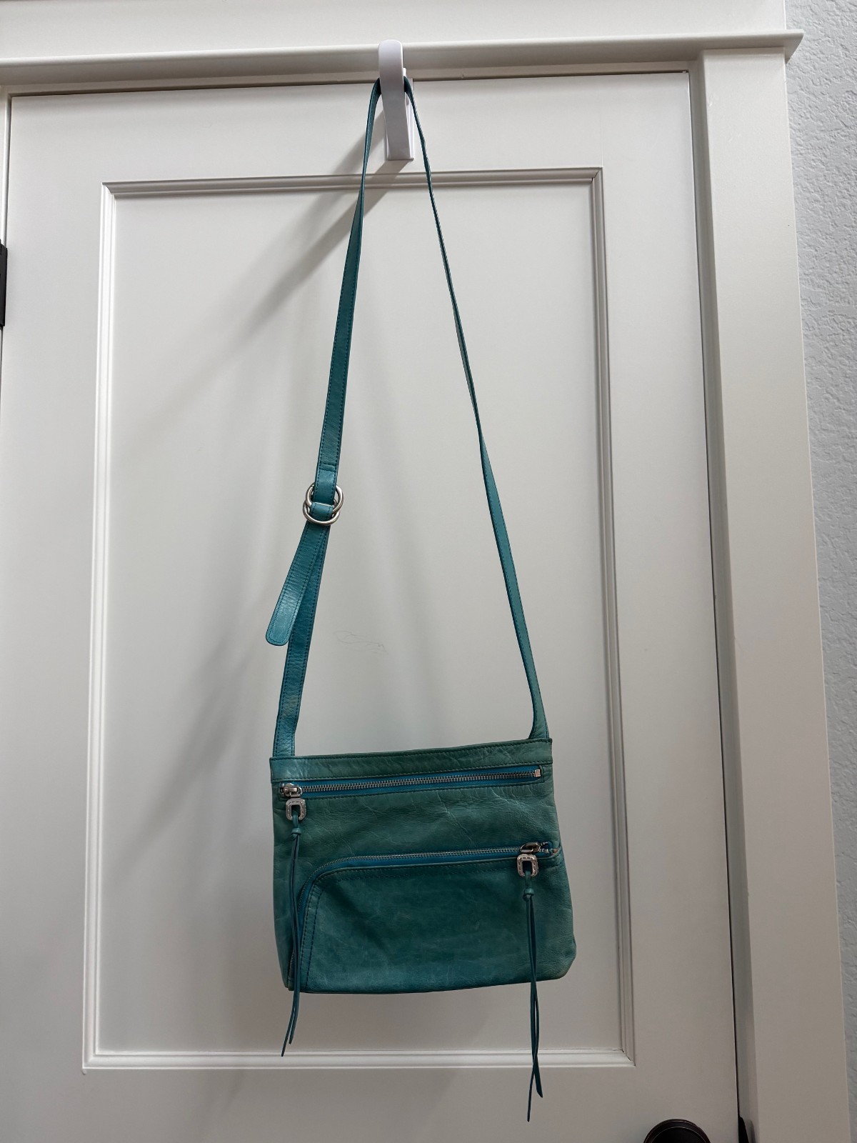 HOBO Sheila/Cassie Crossbody in Tranquil Blue leather