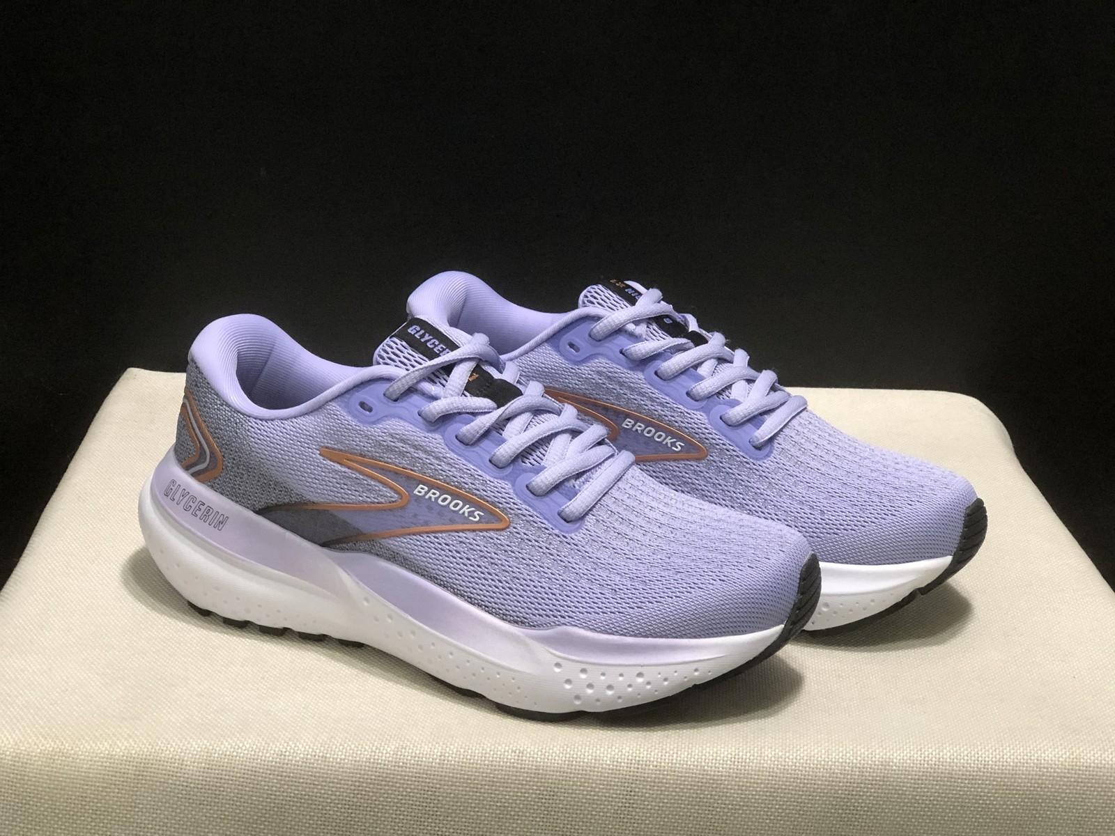 Brooks Men’s Glycerin GTS 21 Shoe Lightweight Comfort Trainer Sneaker