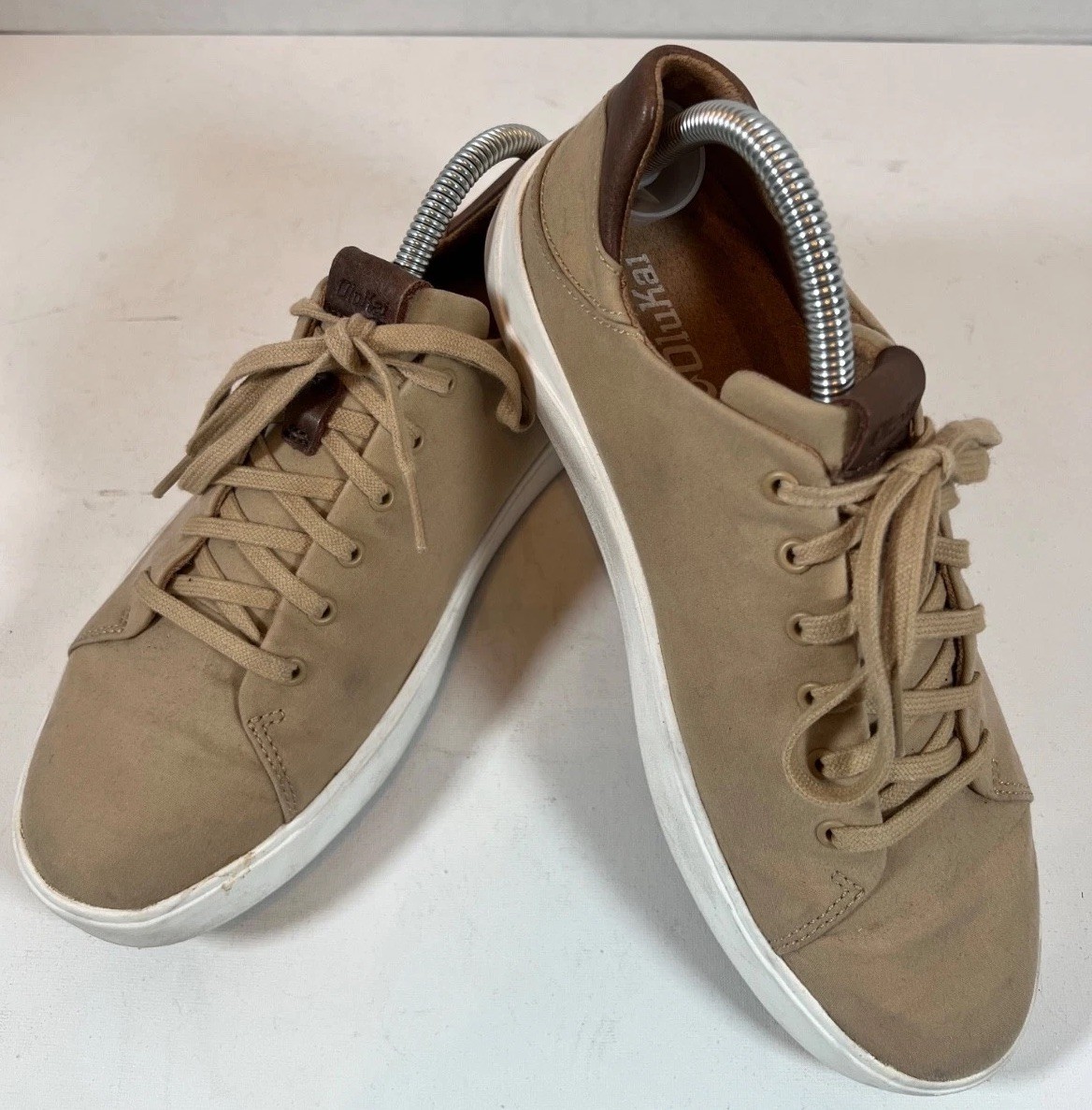OluKai Lae’ahi Li Sneakers Mens Size 7 Tan Canvas Casual Comfort Lace Up Shoes
