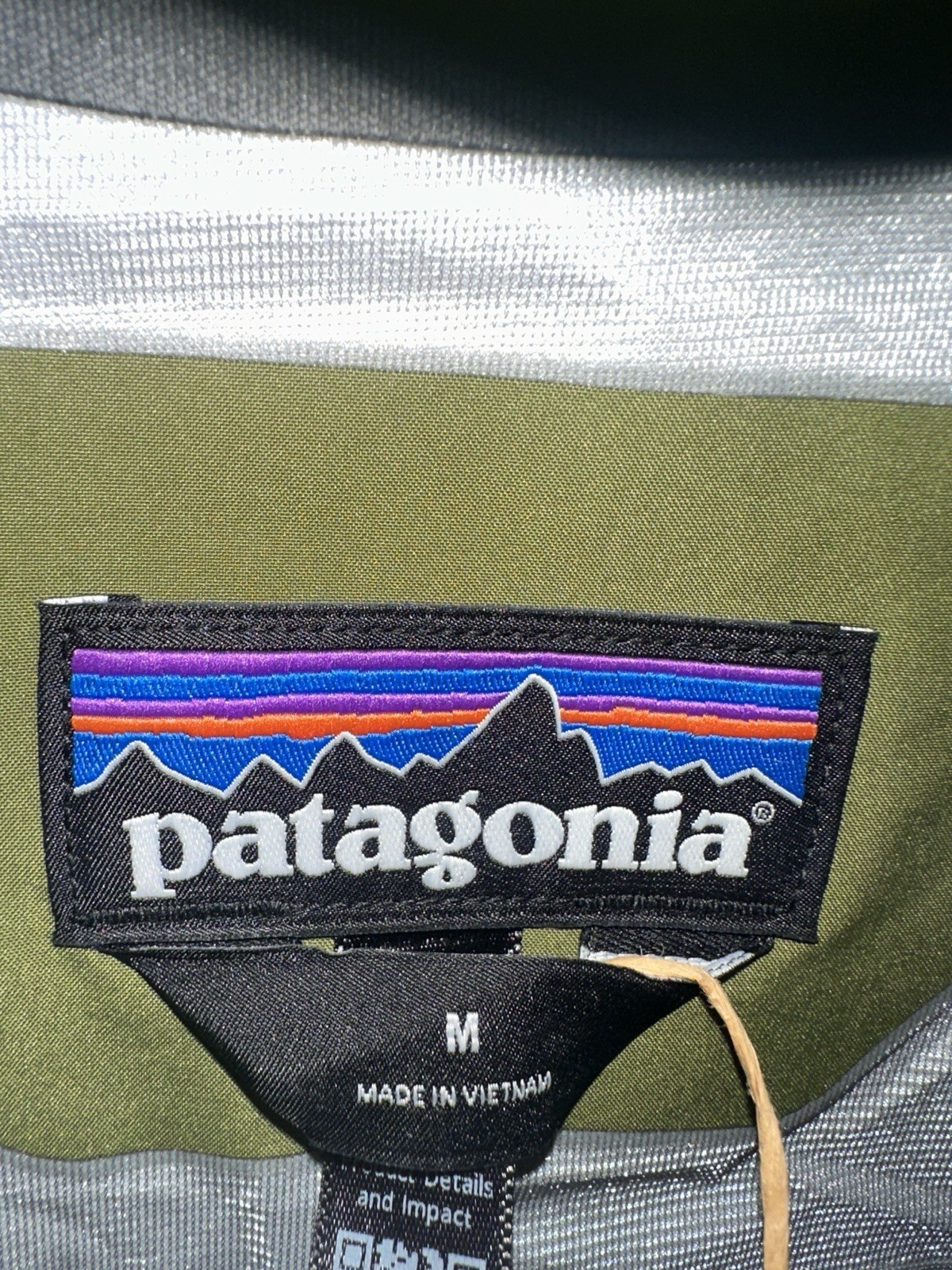 NEW PATAGONIA MENS TRIOLET Goretex Rain Snow Travel Weather Proof JACKET Mens M