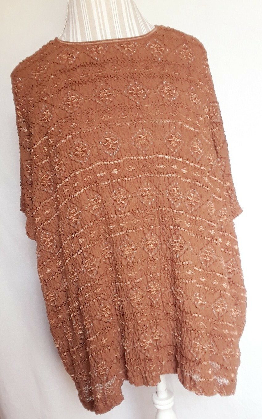 TA1-19 Maggie Barnes 3x ladies top, medium brown with highlights, lined