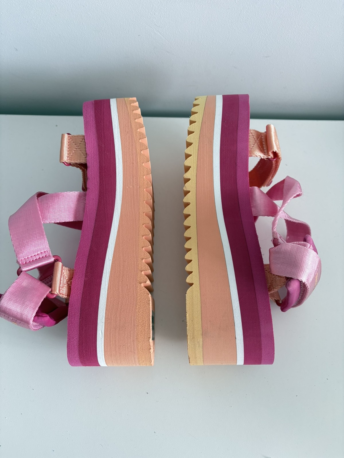 Tommy Hilfiger Pop Color Flatform Sandal – pink sandals, size 37