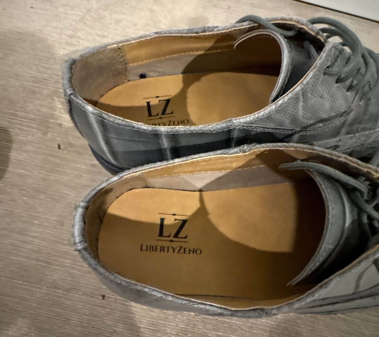 LibertyZeno Lucifer Men’s Silver Crocodile Print Dress Shoes Size 7