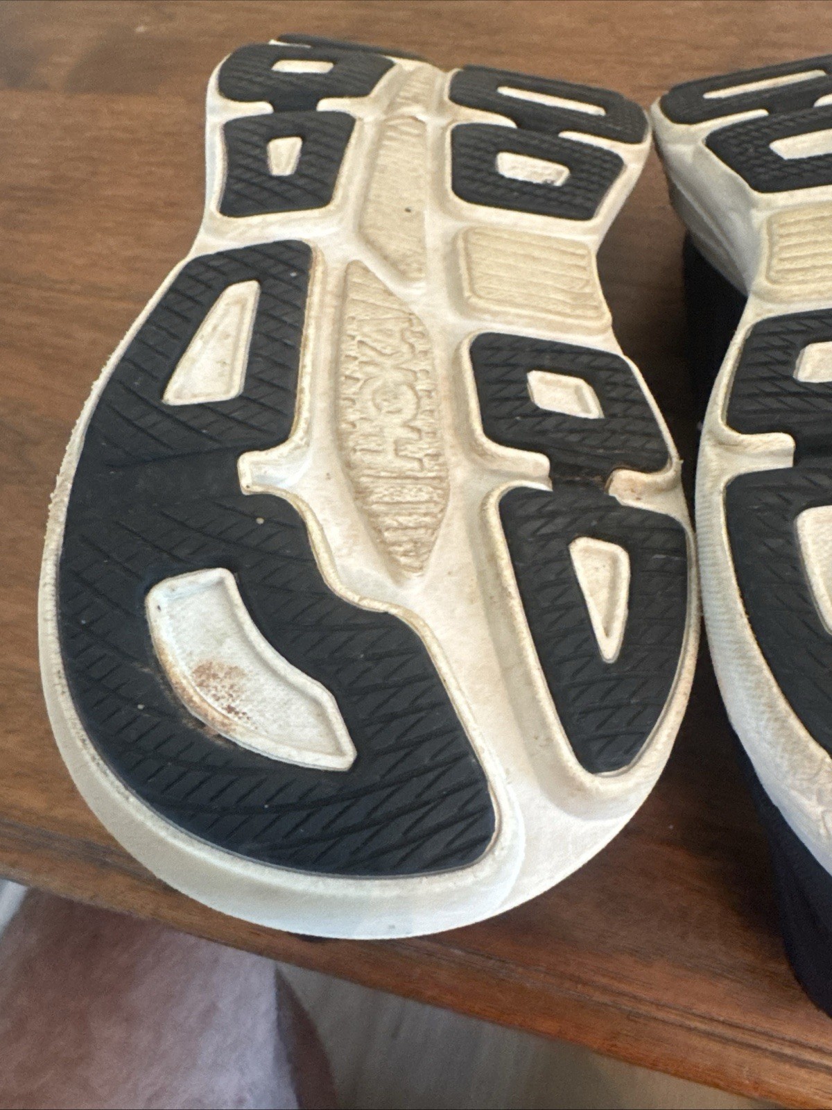 Hoka One One Bondi 9 BWHT White Black Running Shoes Sneakers Women’s Size 11B