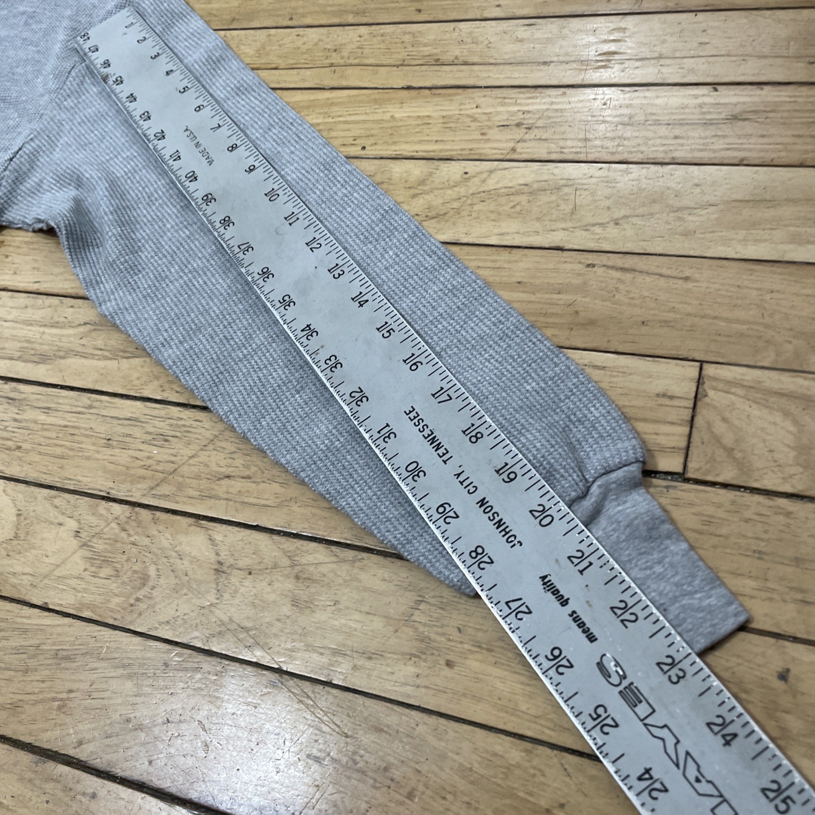 BYC Shirt Men L Light Gray Slim Thermal Waffle Knit Long Sleeve Skate Sk8 36″