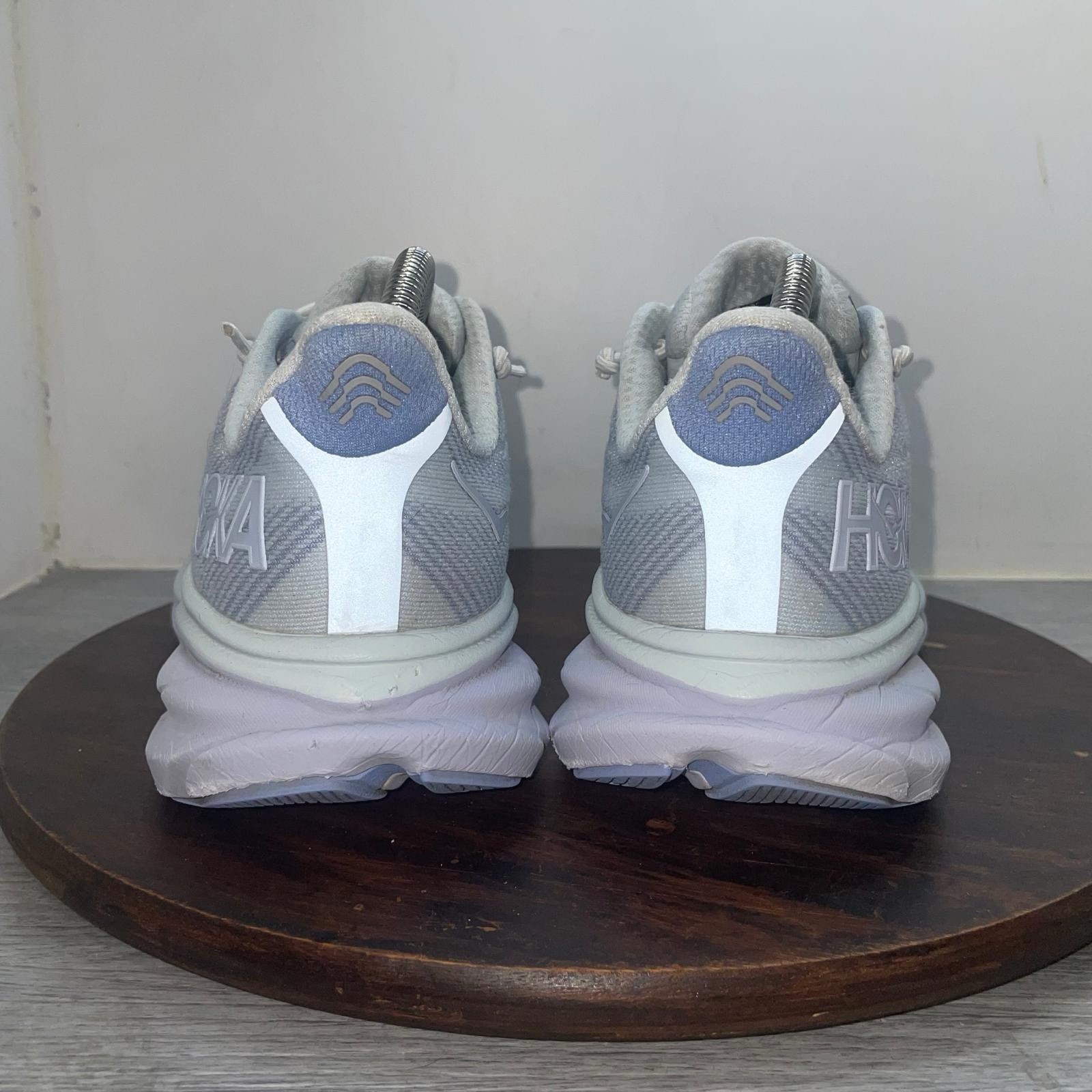 Hoka One One Clifton 9 1127896-EHR Sneaker Women’s Size 9B Lilac Running Shoes