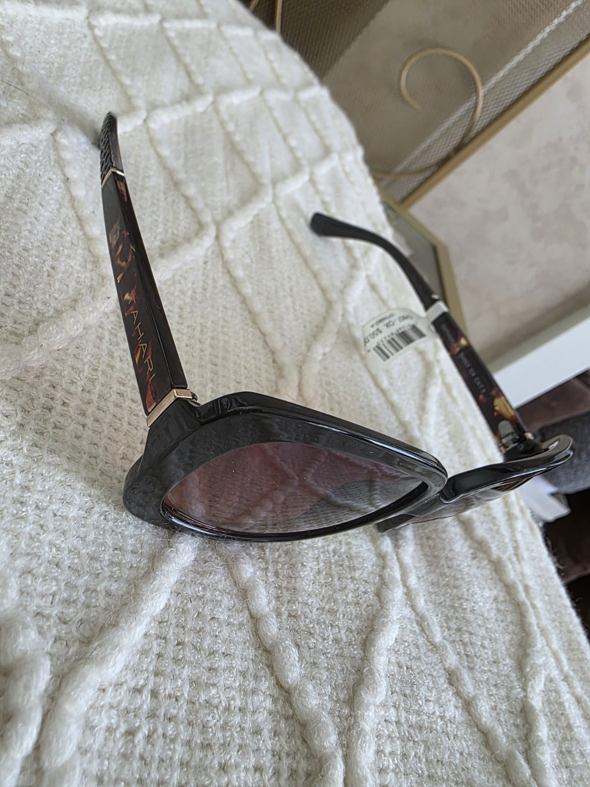 Tahari Oversized Sunglasses Black Plastic Frame Brown Tinted Lens 100% UV