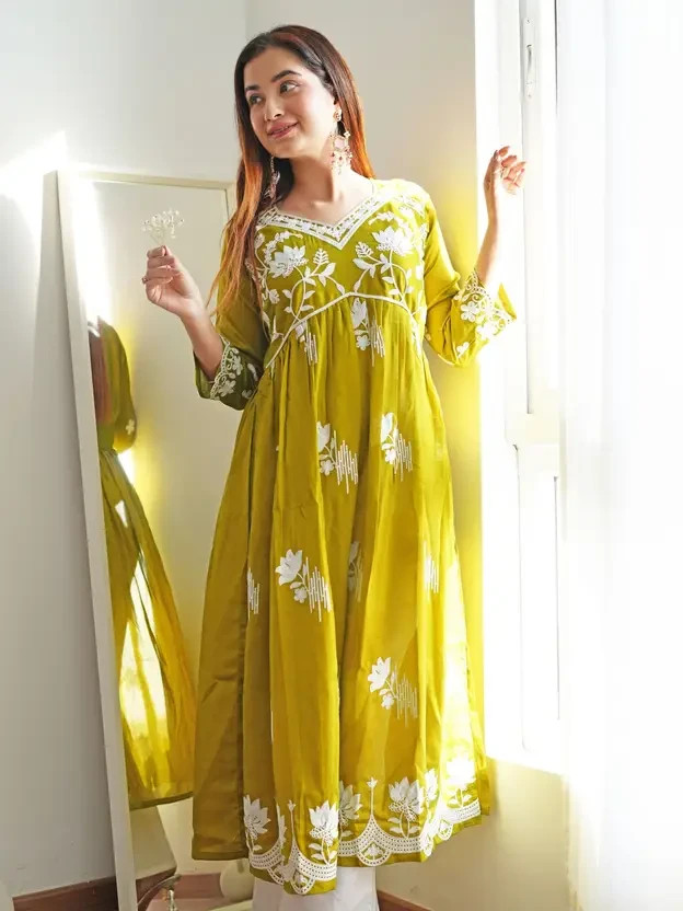 Women Silk Blend Chikan Embroidery Top Kurta Beautiful Party Wear Kurti Dress