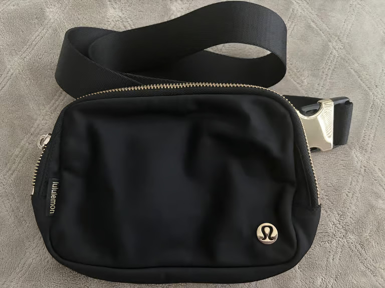 Lululemon Everywhere Belt Bag 1L Metal Hardware Black / Gold NWT