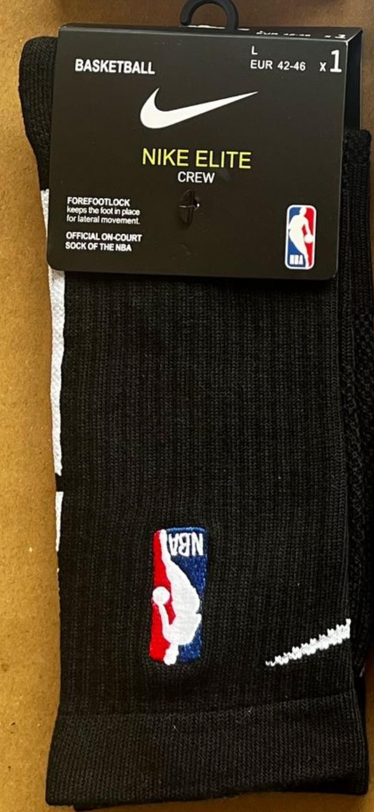 Nike NBA Authentics – White & Black – Knee Highs/Scrunchies