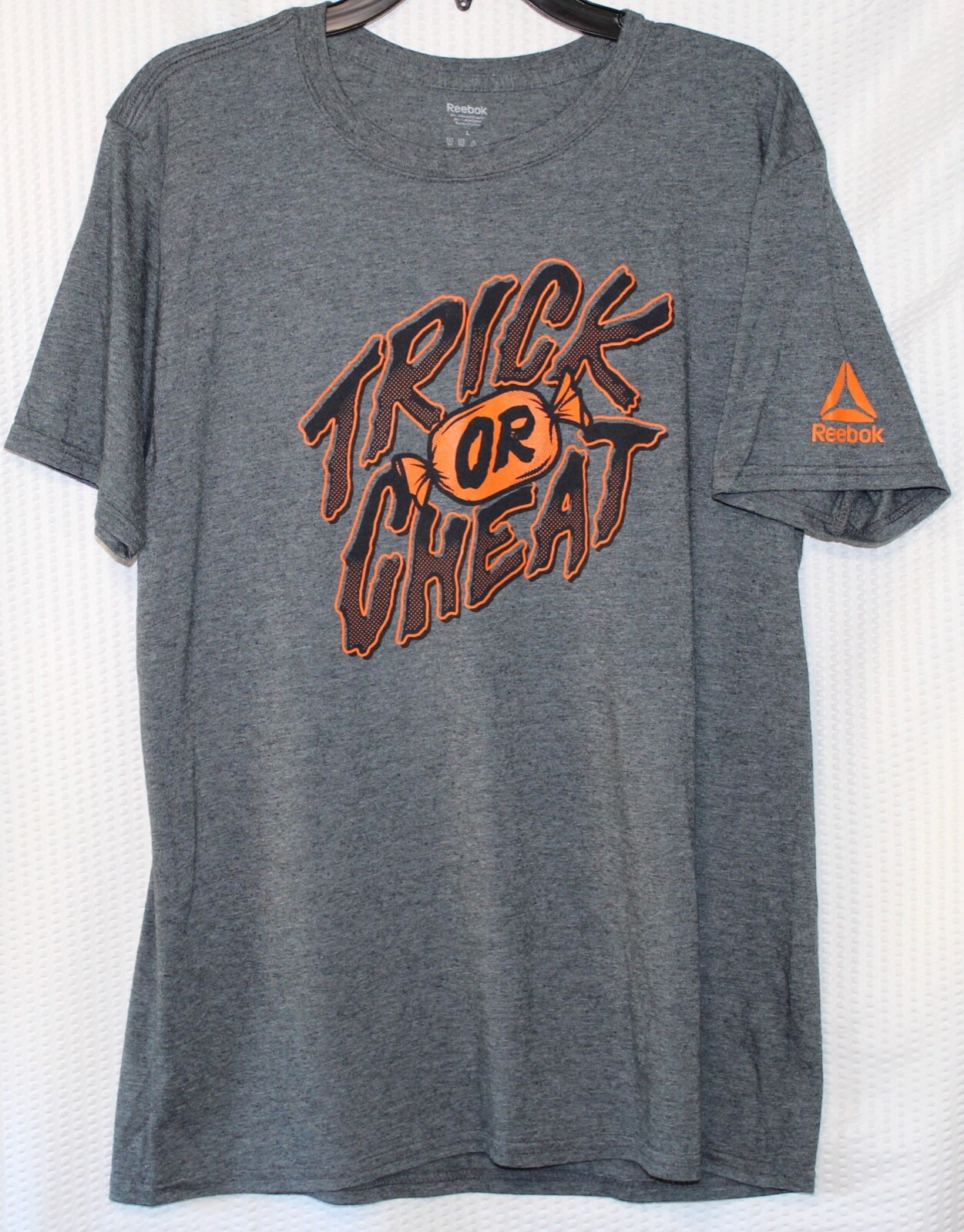 HALLOWEEN “TRICK OR CHEAT” REEBOK Men’s T-Shirt, Size Large, B12135