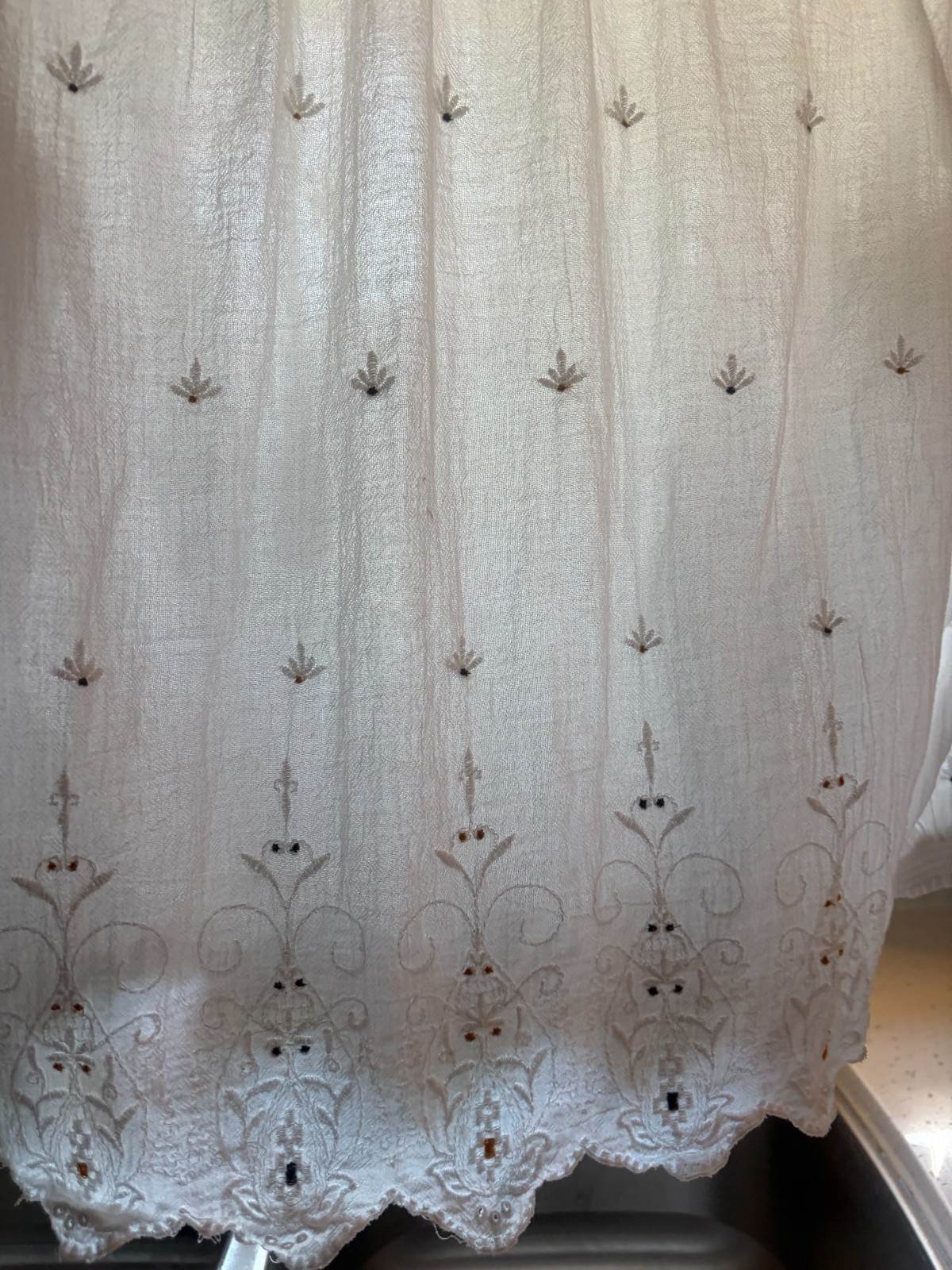 Lucky Brand Boho White Eyelet Embroidered Peasant Bouse Cotton Embroidered Med