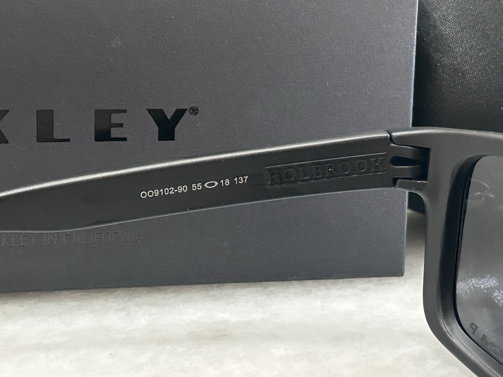 New Oakley Holbrook Polarized Black Lens Sunglasses Matte Black Frame OO9102