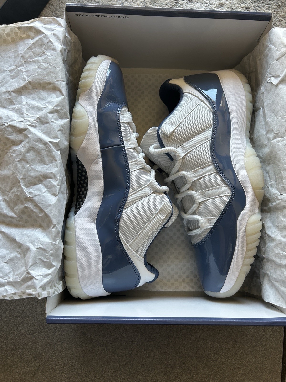 Jordan Air Jordan 11 Low Top Colorblock White/Blue Basketball Lace-Up