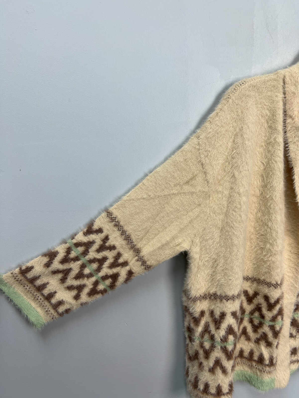 a.n.a. Beige Geometric Print Fuzzy Open Cardigan Women’s Size 1X w/ Lapels