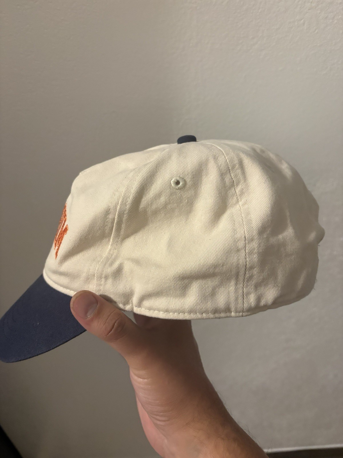 Urban Outfitters Cream & Navy ‘DUMP HIM’ Snapcback