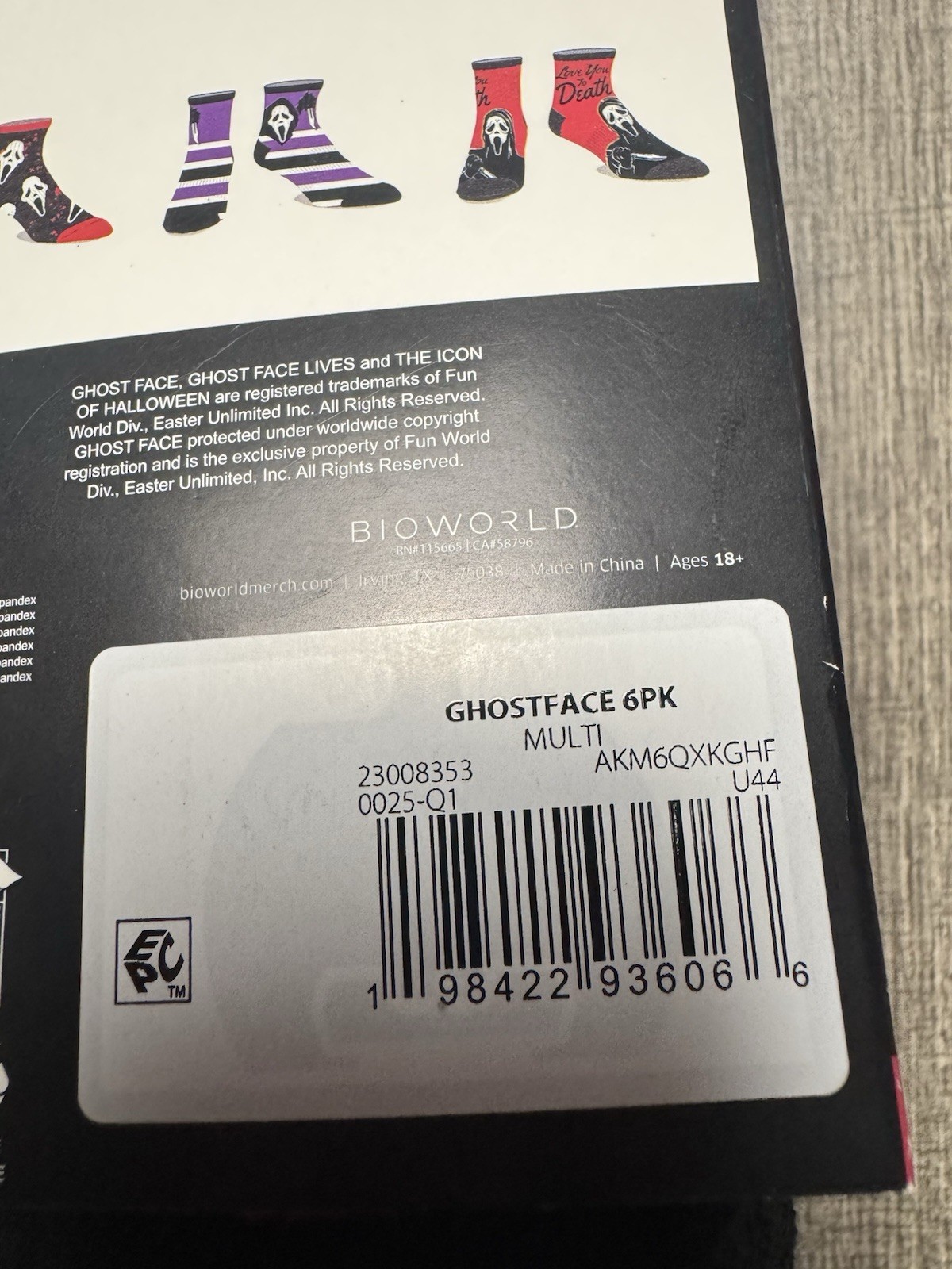 (6 Pack) Ghost Face SCREAM Crew Socks (Mens 8-12)