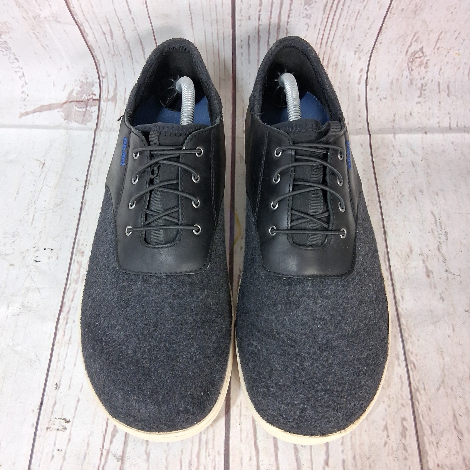 OluKai Nohea Moku Men’s Black and Gray Sneakers Size 11