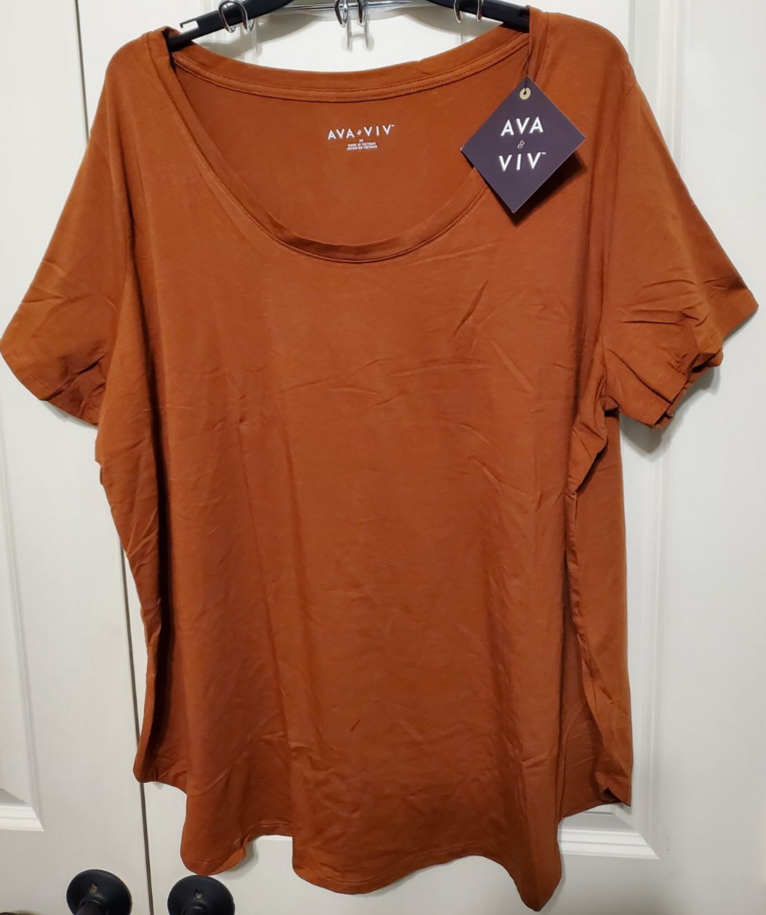 Ava & Viv Women’s Scoop Neck Top T-Shirt Curved Bottom Rust Color Size 2X – NWT