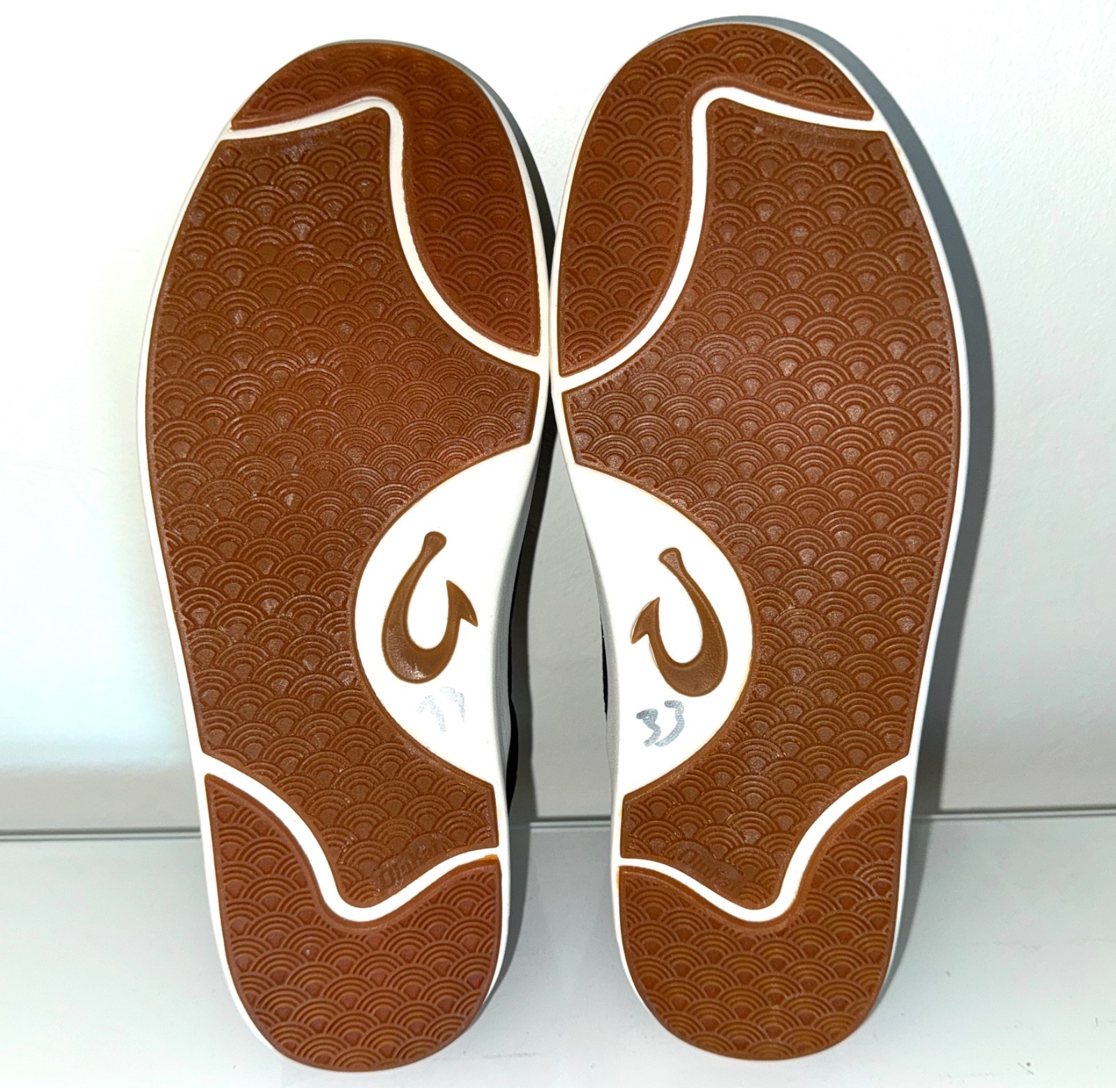 New Mens OluKai Lae’Ahi Pa’i Slip On Shoes – Lava Rock / Ke Au Camo Black Sz 9