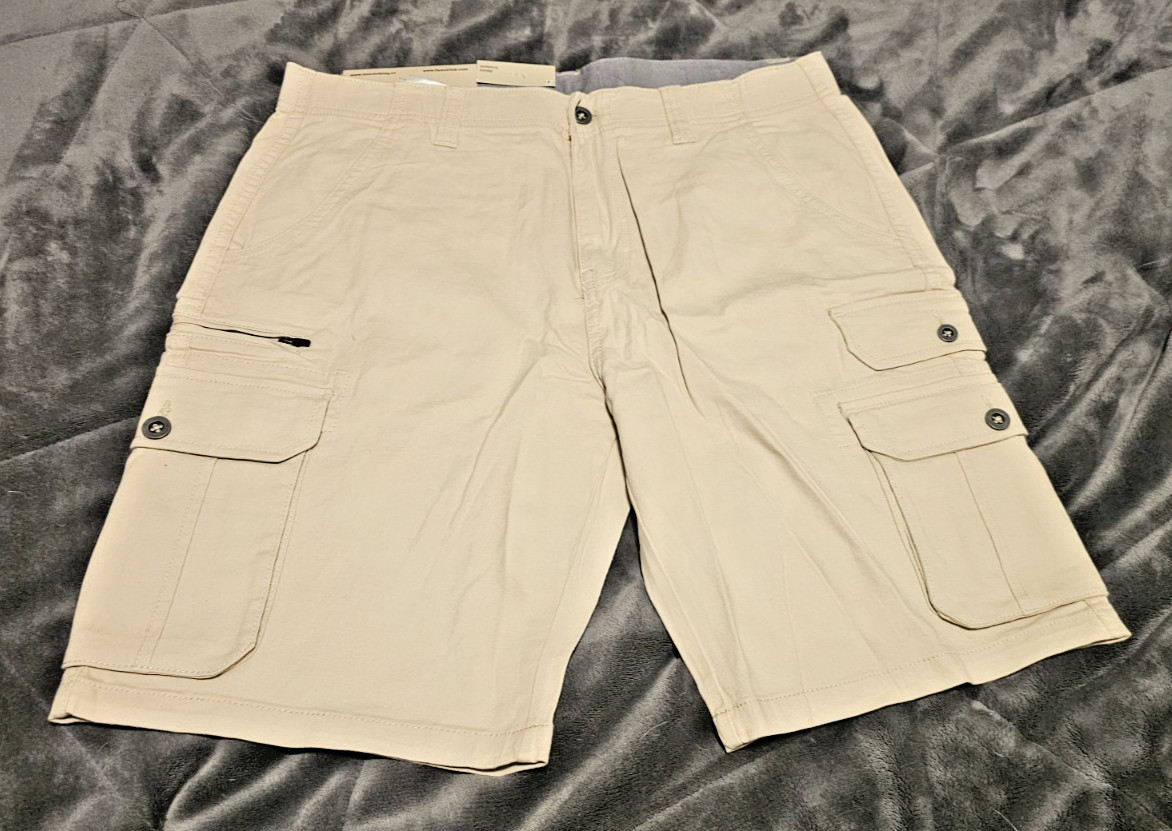 Iron Co. Beige Cargo Shorts Mens Size 34