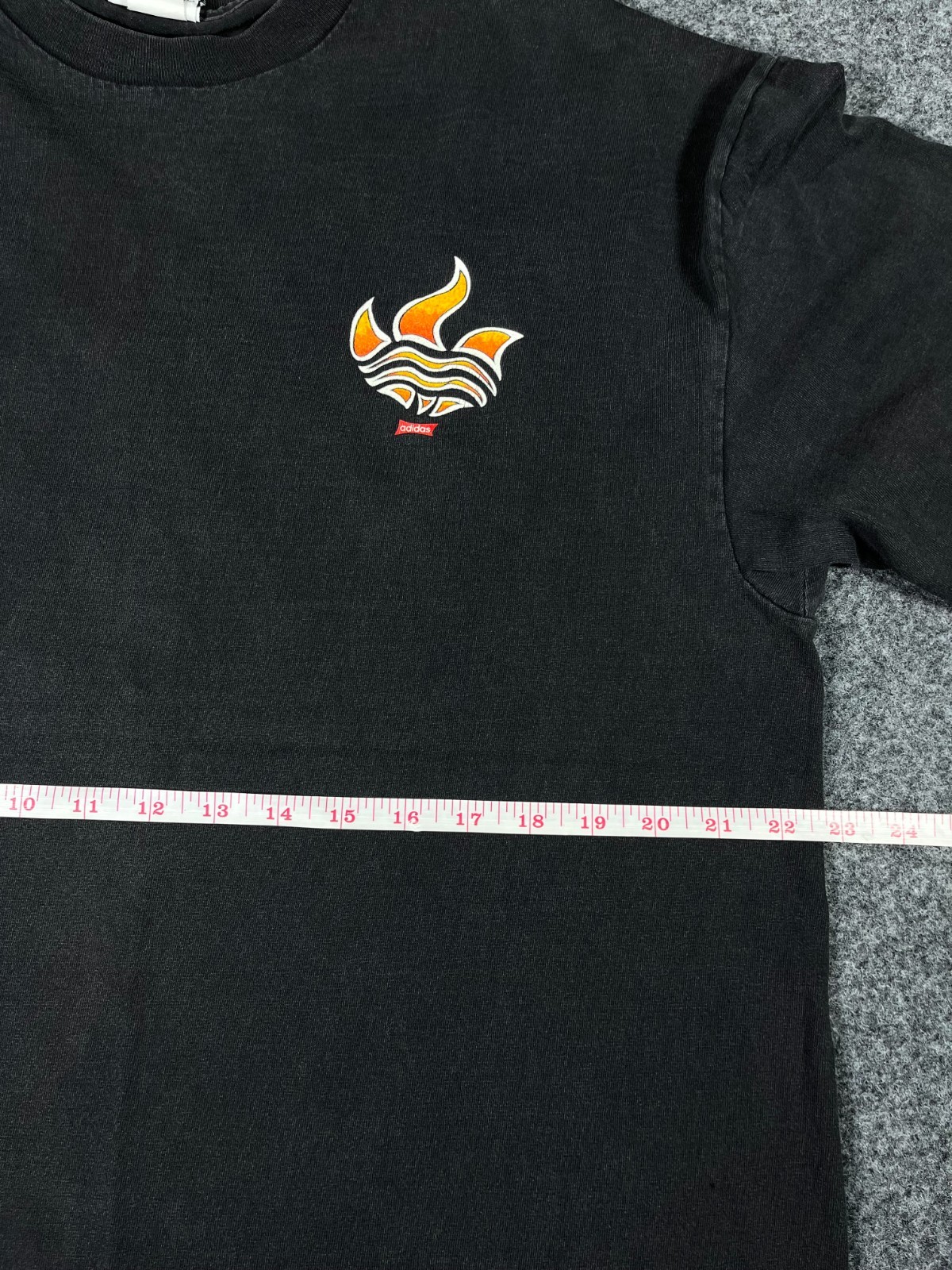 Vintage 90s Adidas Flame Logo T-Shirt Black Fade Graphic Tee Streetwear XL