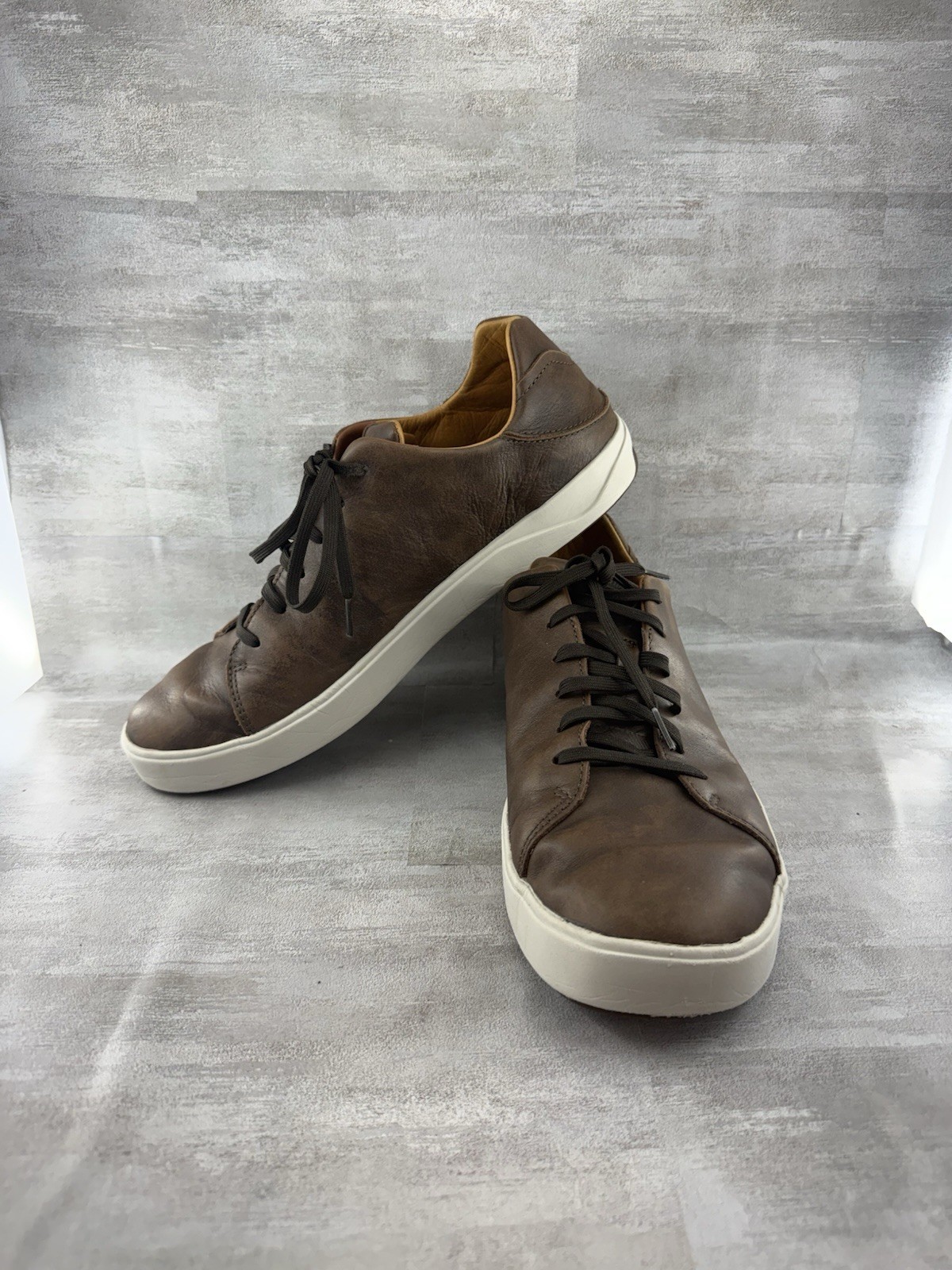 Olukai Lae’ahi Li ‘Ili Men’s Stone Brown Leather Sneakers Sz 12 US M