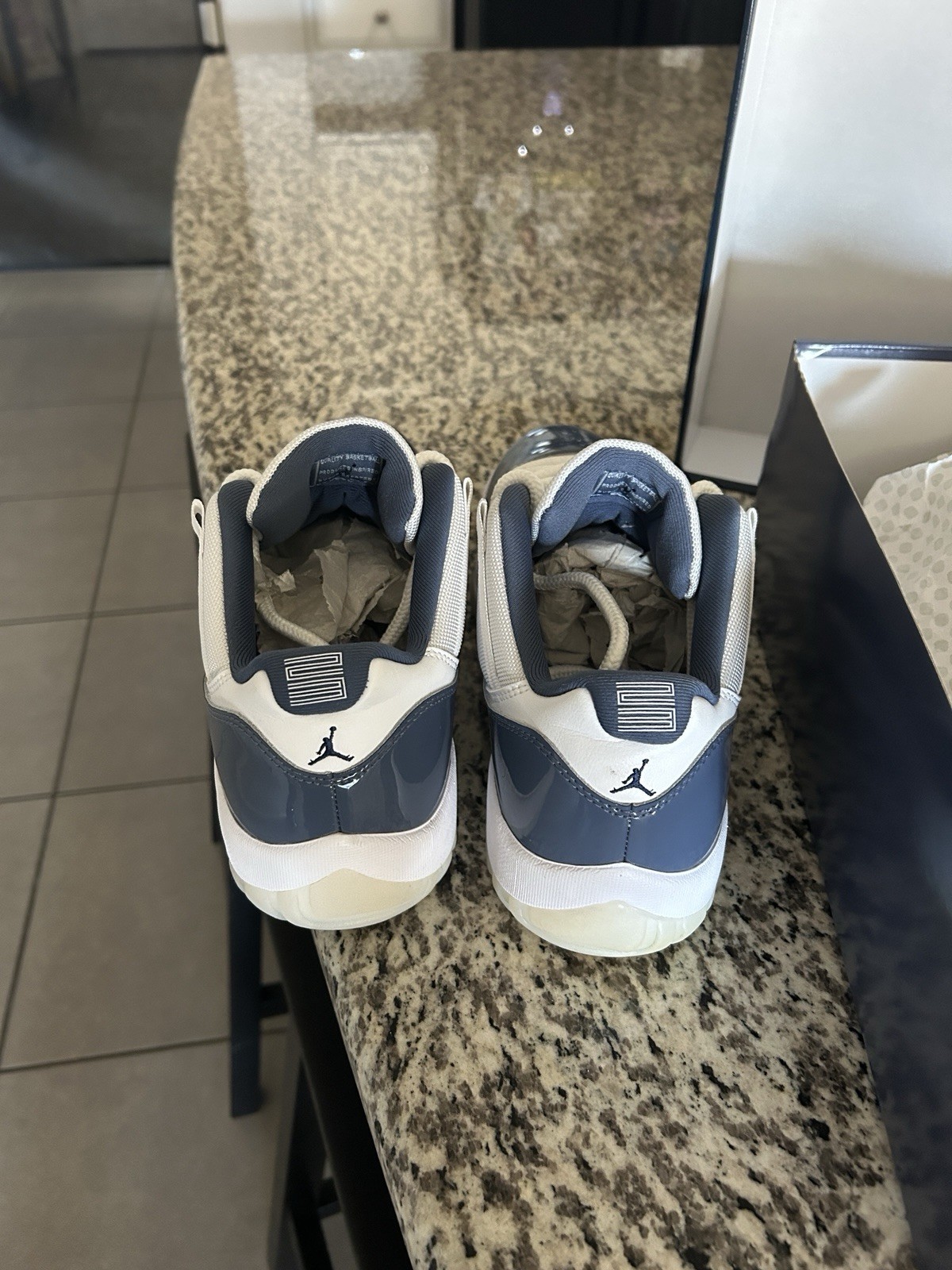 Jordan Air Jordan 11 Low Top Colorblock White/Blue Basketball Lace-Up