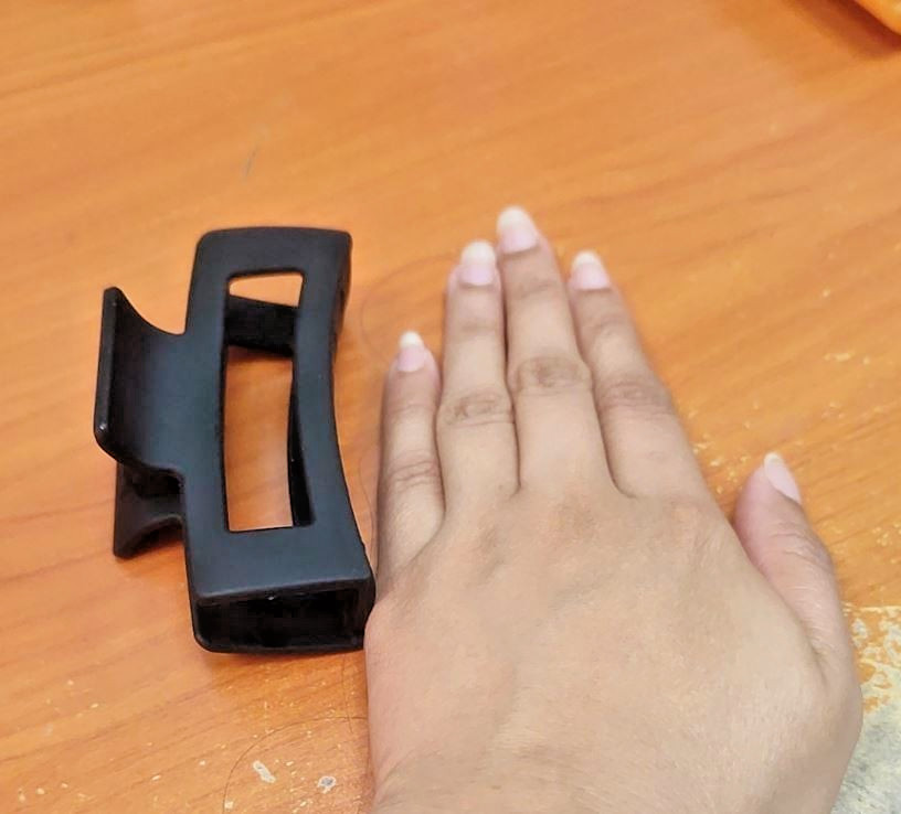 Hair claw clip, large size black color clip 1 pcs