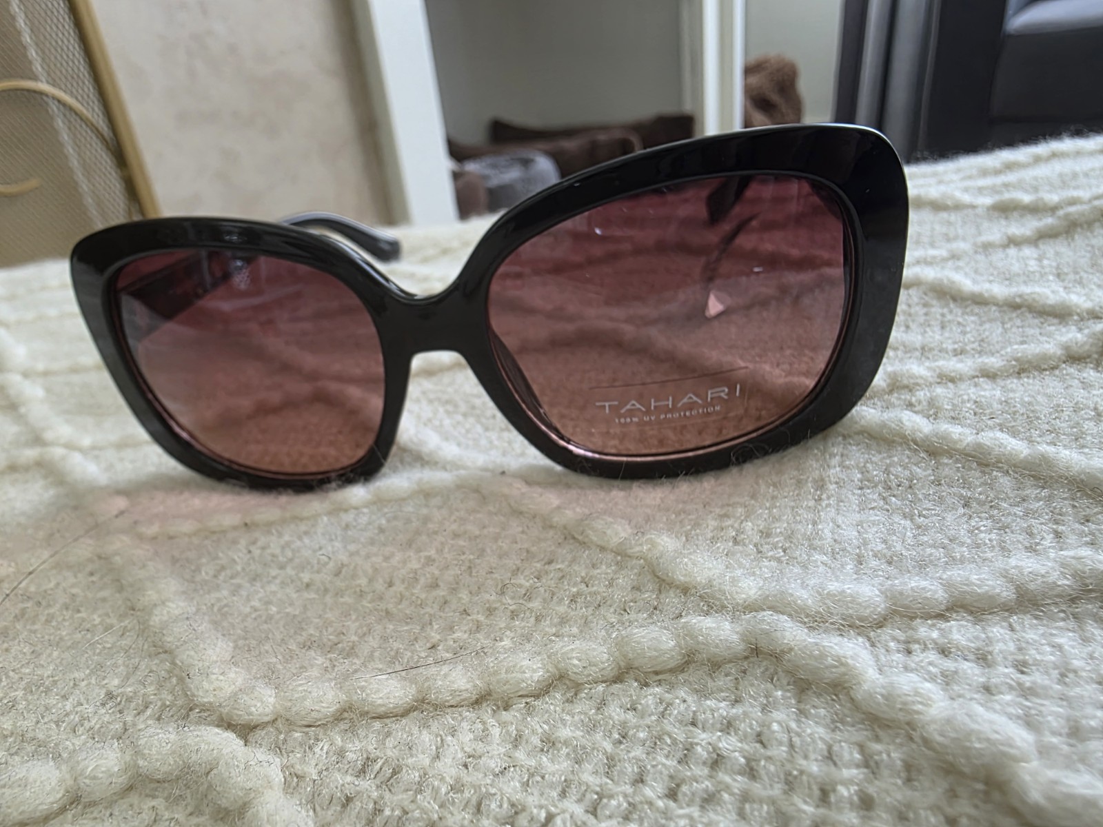 Tahari Oversized Sunglasses Black Plastic Frame Brown Tinted Lens 100% UV