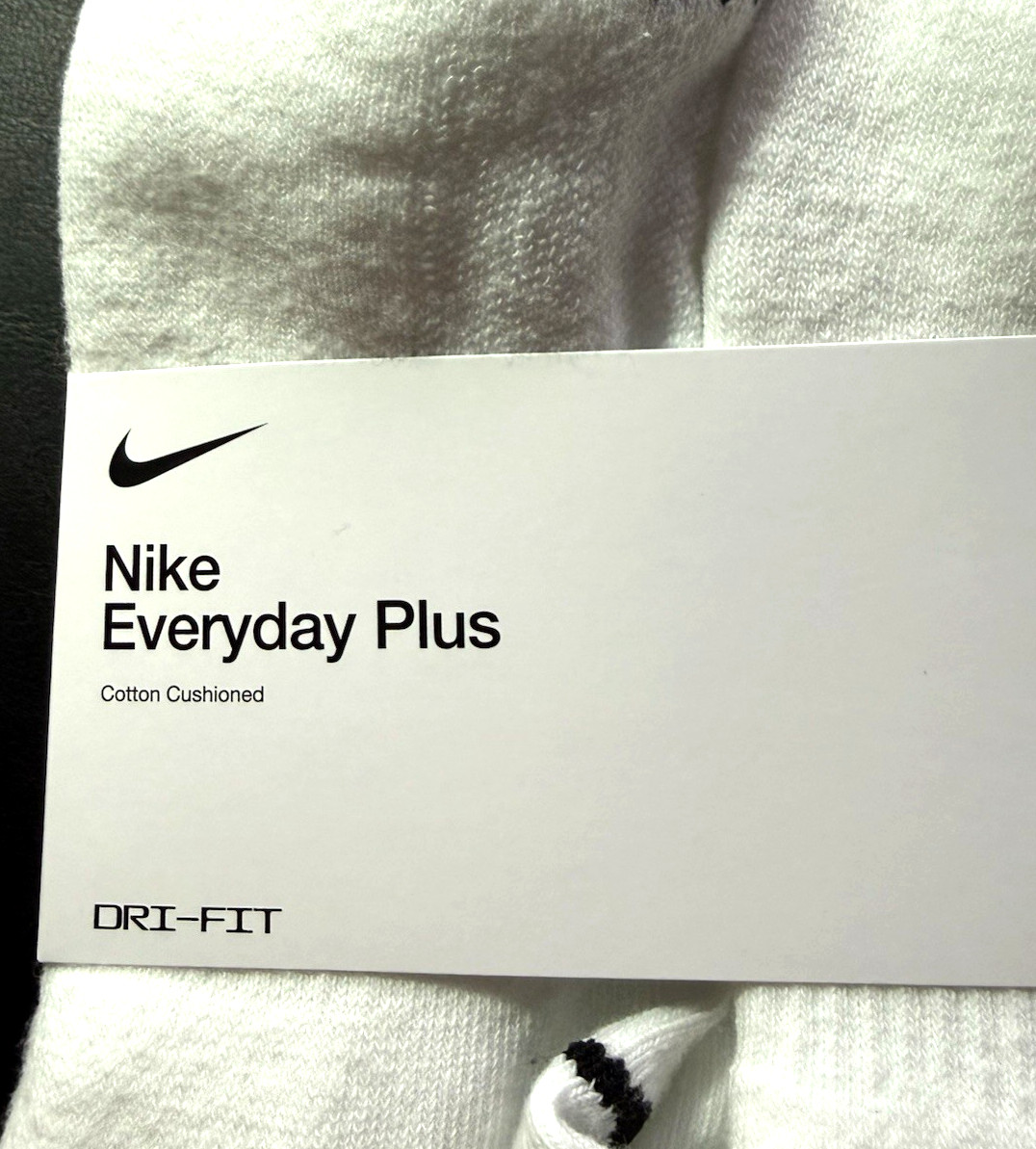 Authentic NIKE / NO SHOW Socks / 6 Pack / Men’s 8-12 / Woman’s 10-13 / WHITE