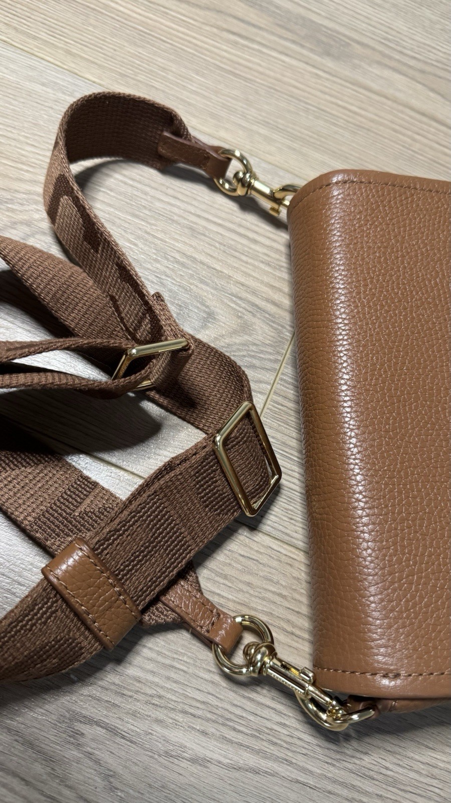 Marc Jacobs Mini Crossbody Bag Brown Pebbled Logo Gold HW Magnetic Closure