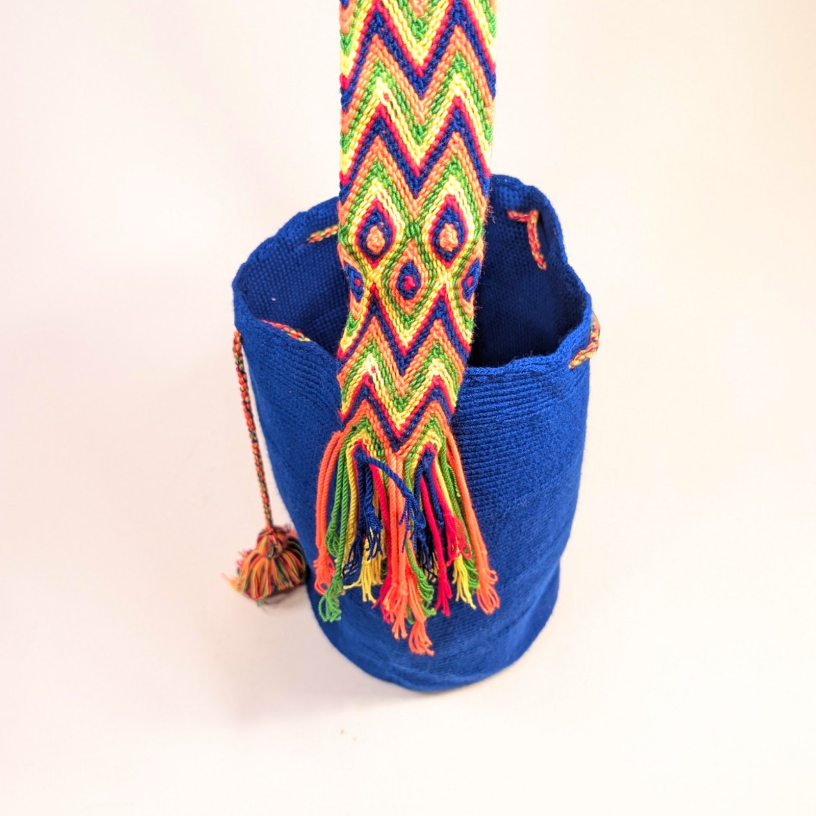 NWT Colombian Large Handmade Wayuu Mochila Bag Vibrant Blue