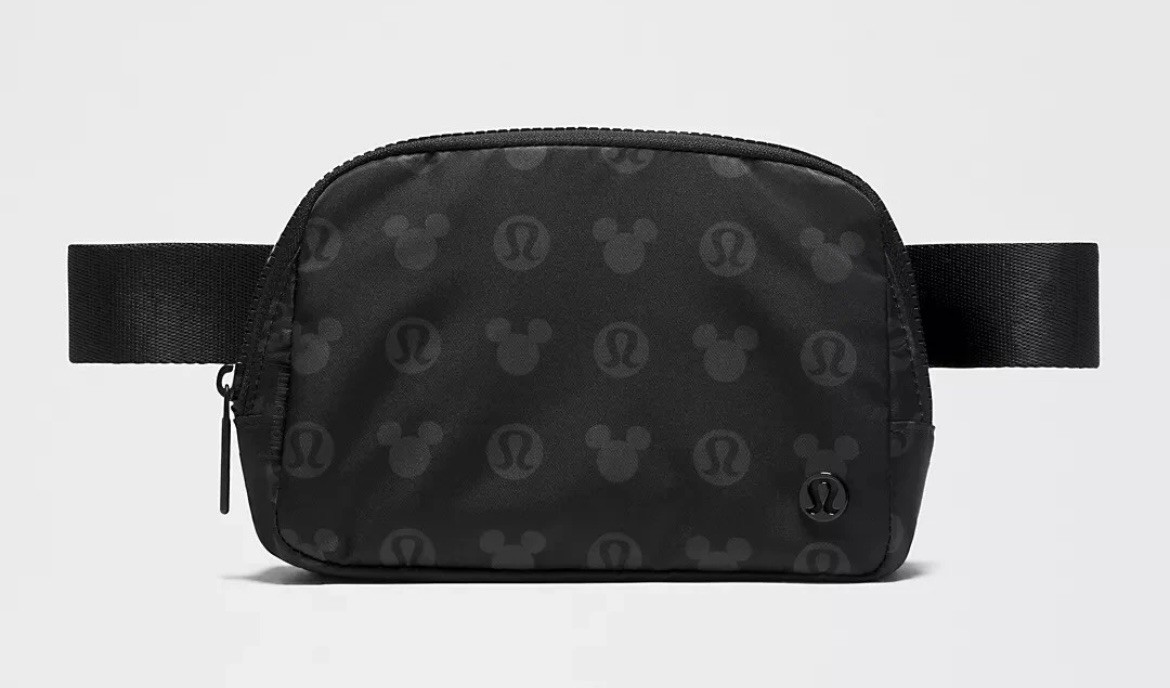 ❤️LULULEMON DISNEY EVERYWHERE BELT BAG 1L CLASSIC BLACK MICKEY NWT❤️ RETIRED