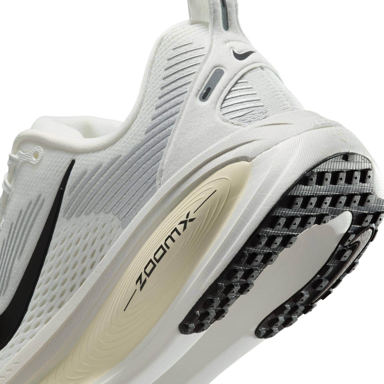 Nike Womens Vomero 18 – Summit White/Coconut Milk/Coconut Milk/Black – 8.5