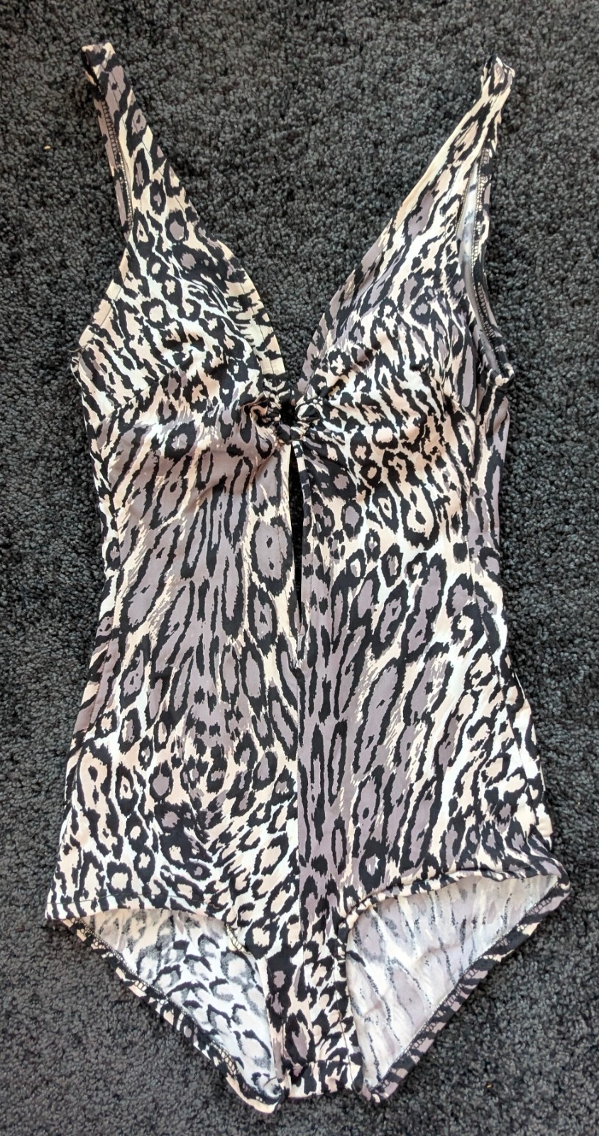 Vintage 1960s Peter Pan One Piece Leopard Animal Print Swimsuit 10/32 Cut Out