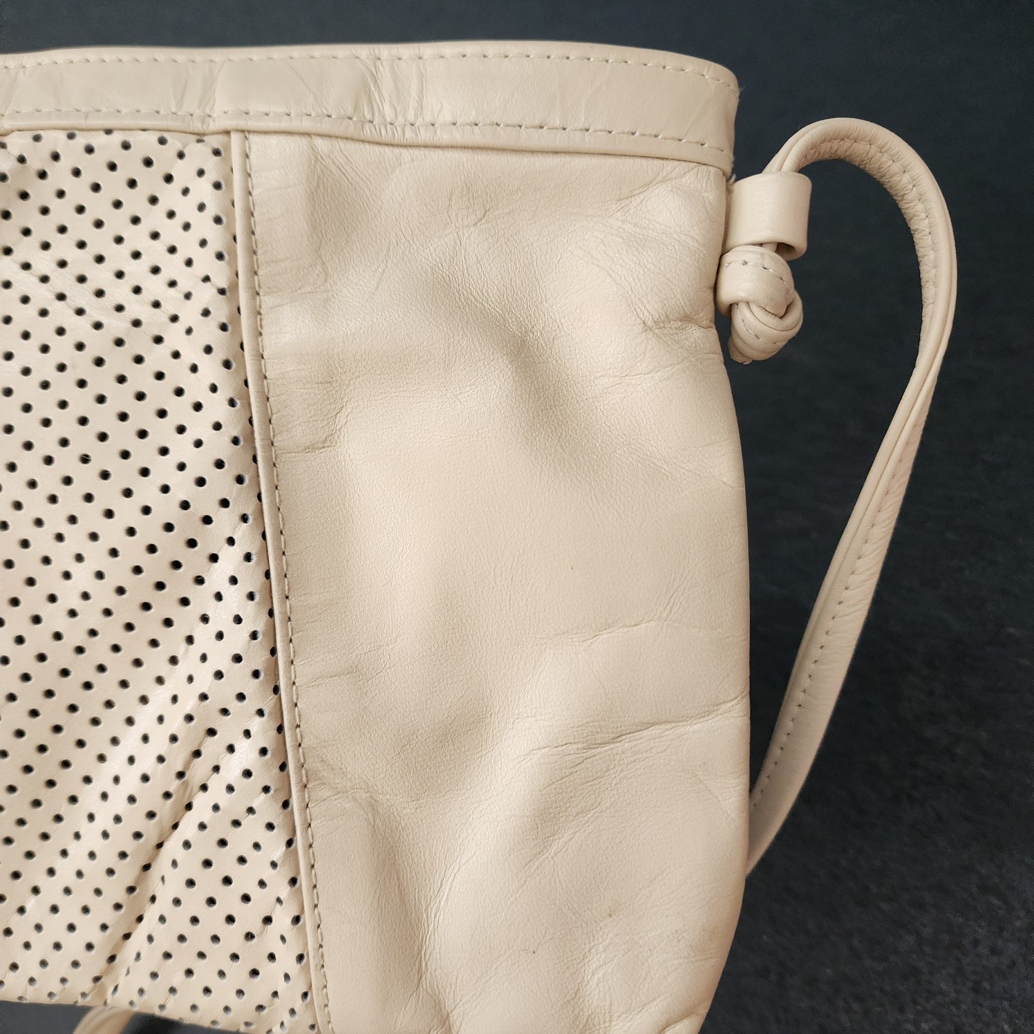 VTG Snake Skin Crossbody Bag Beige 1 Zipper Pocket 10″ wide 4.8 ounces