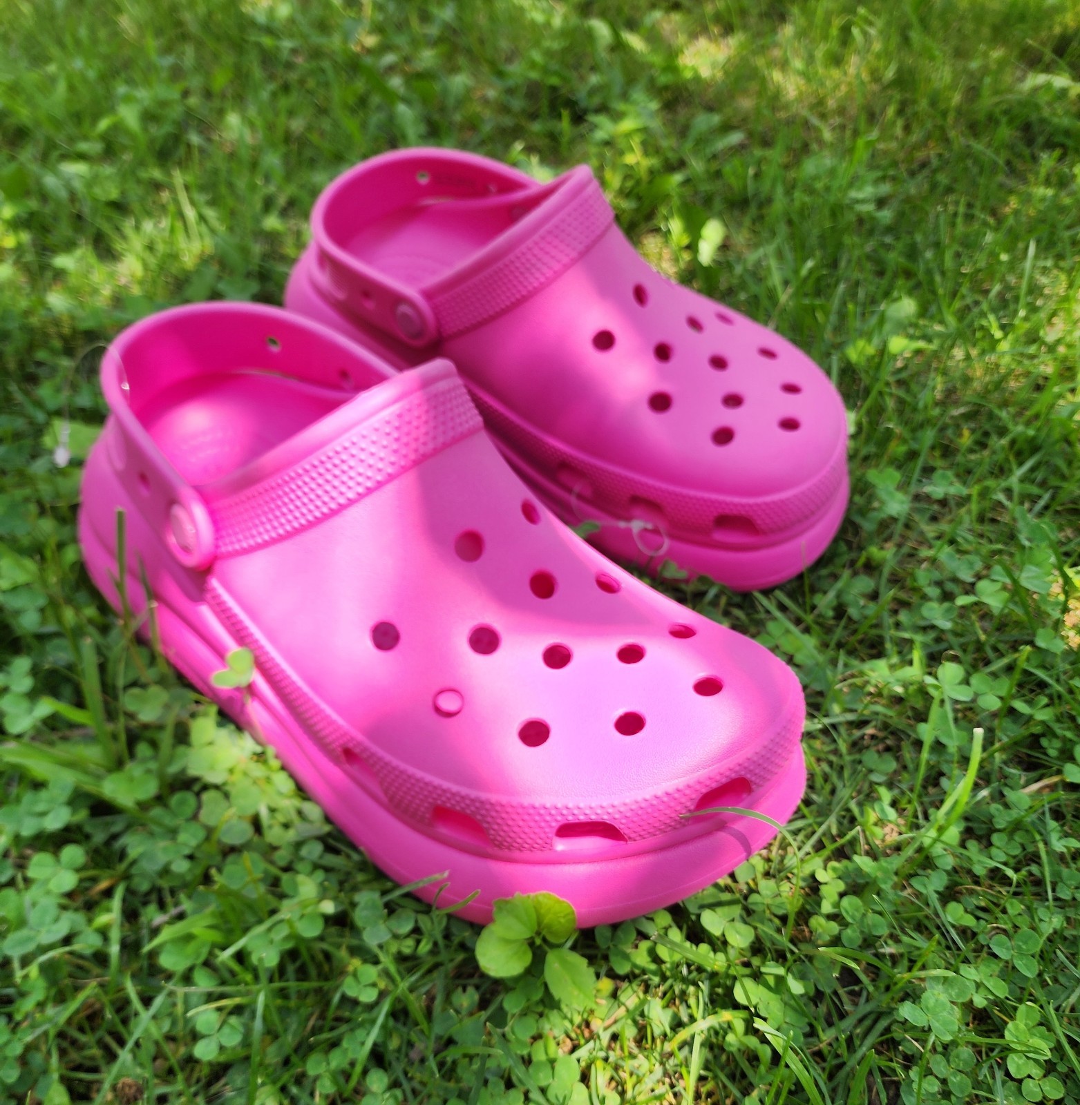 W8/M6 – CROCS Unisex-Adult Crush Platform Clog Juice