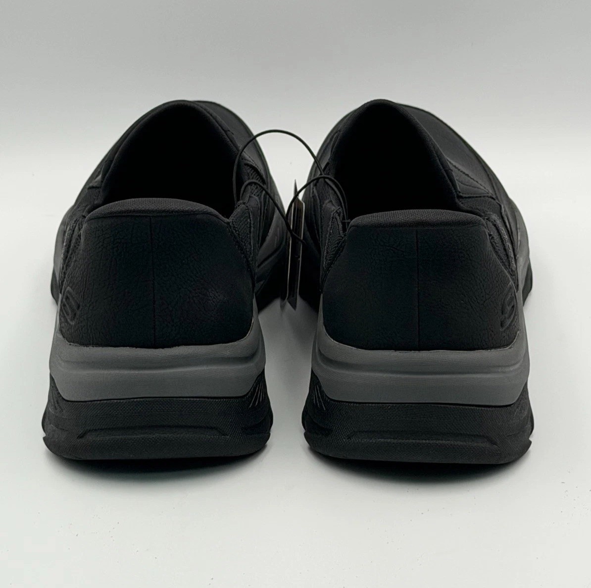 Skechers Men’s Hands Free Slip-ins Izaiah Black Slip-On Sneakers Men’s Size 9